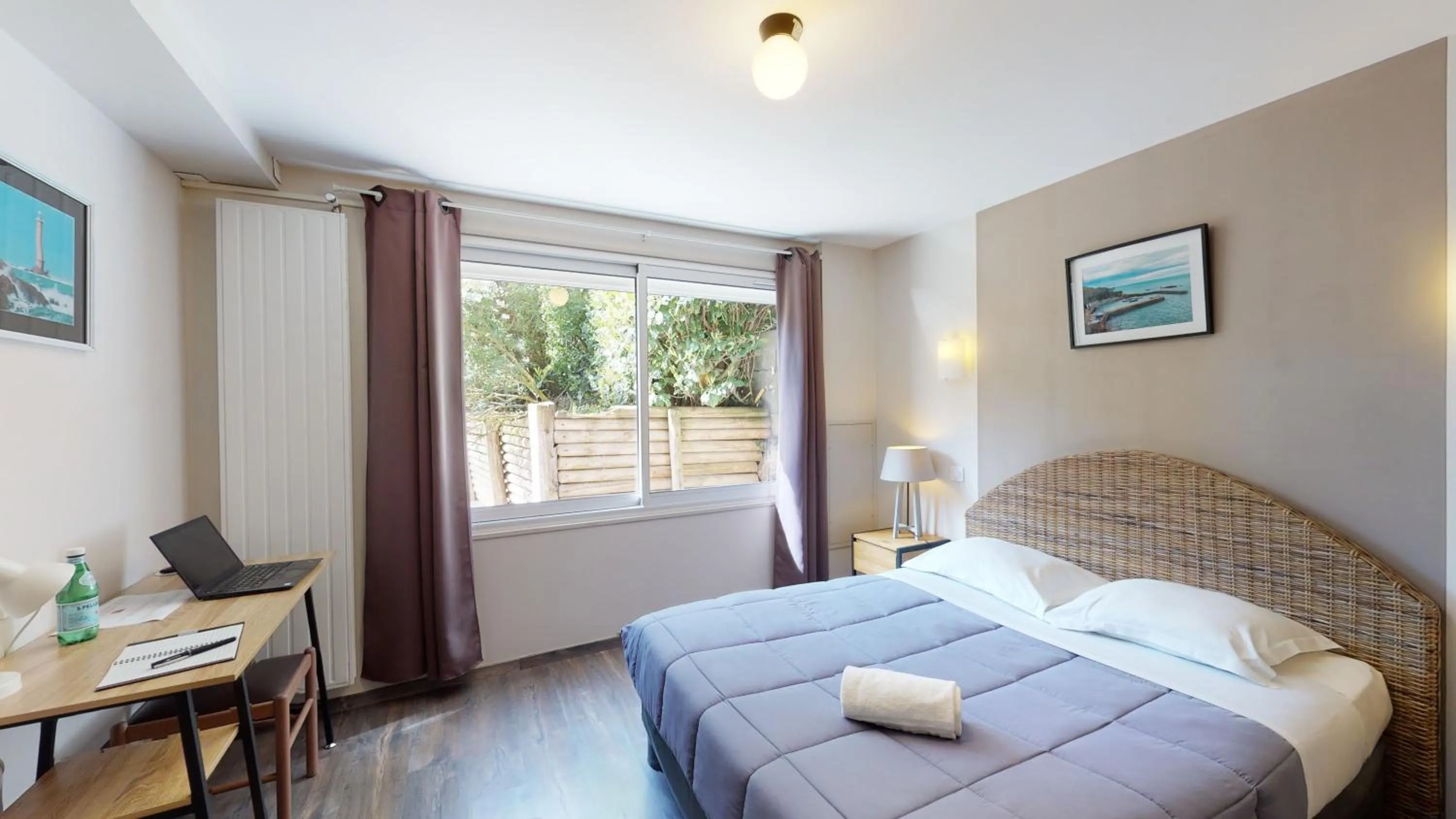 Small Double Room in Hôtel Les Pieux En Cotentin