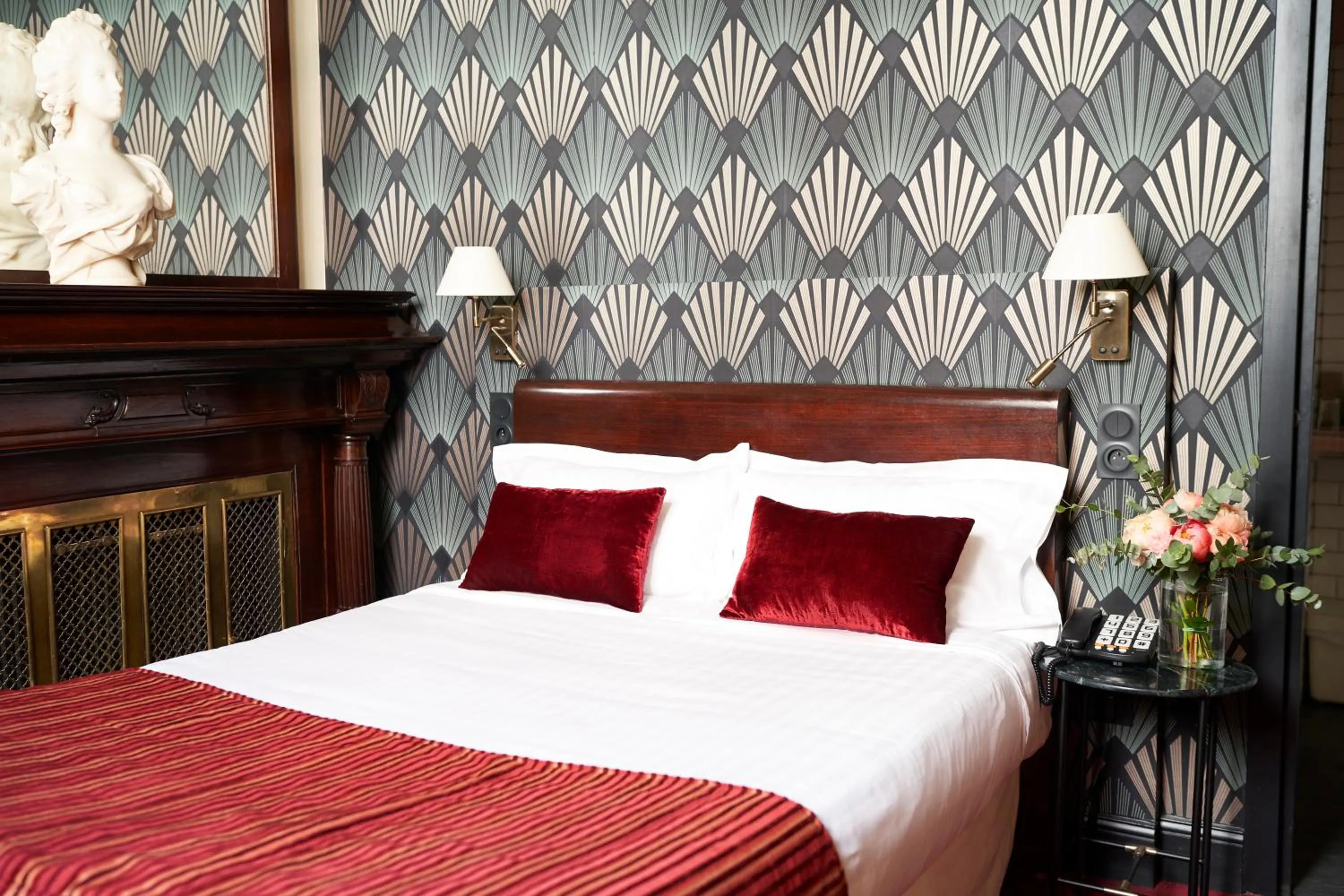 Chambre Double - Accessible aux Personnes à Mobilité Réduite - RDC cote rue in Hôtel Langlois