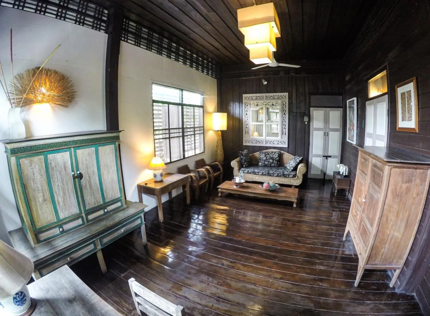 Colonial Suite in The Riverside Guest House