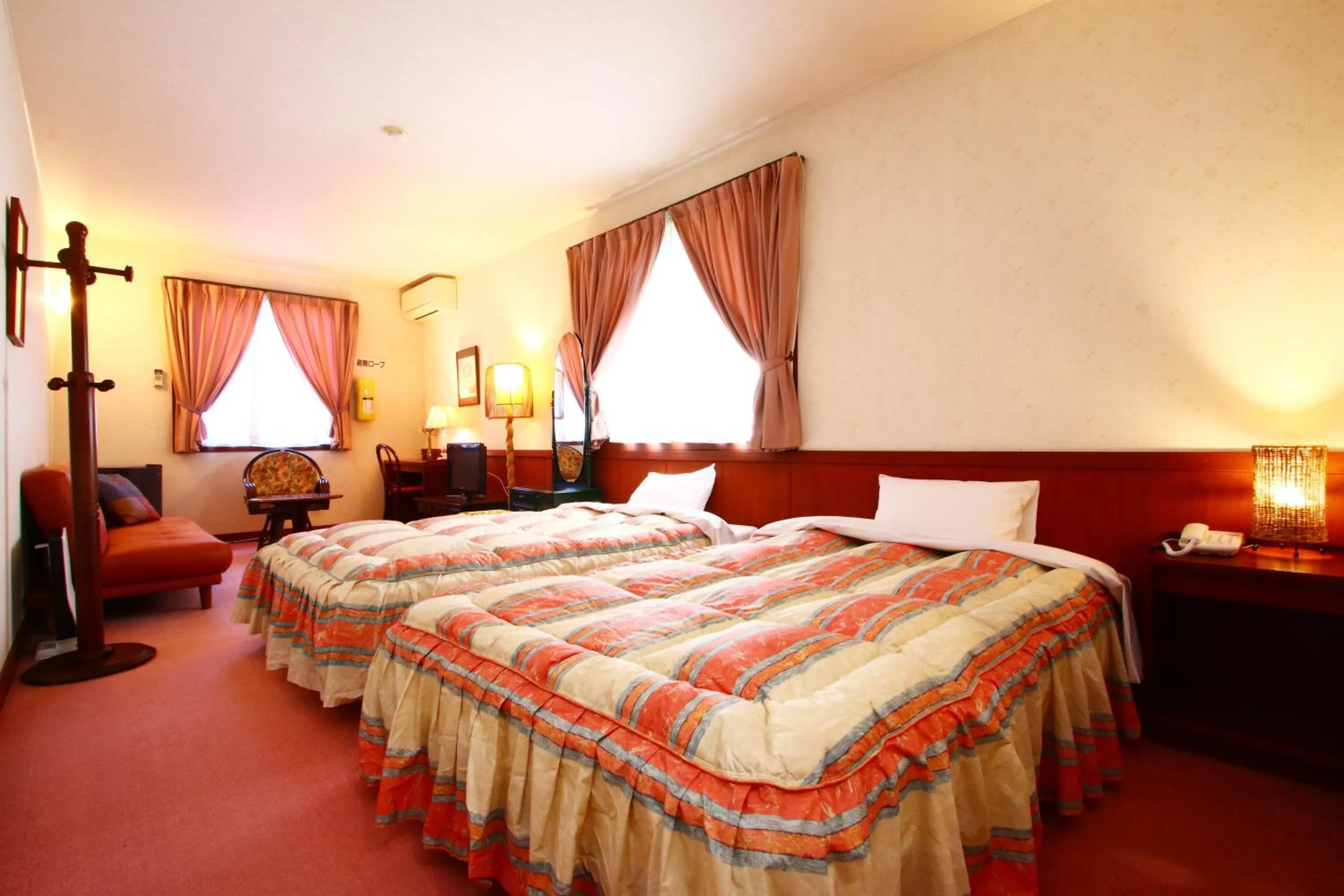 Deluxe Twin Room in IZUNA INN & SPA - the veggie delights