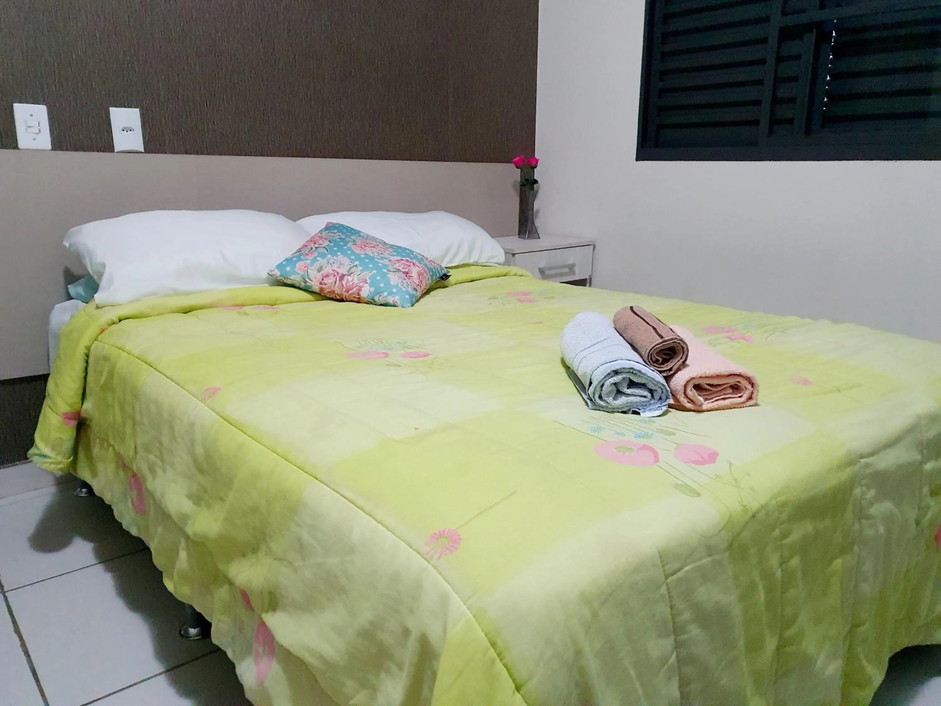 Triple Room with Private Bathroom - single occupancy in Acqua Flats Jaguariúna