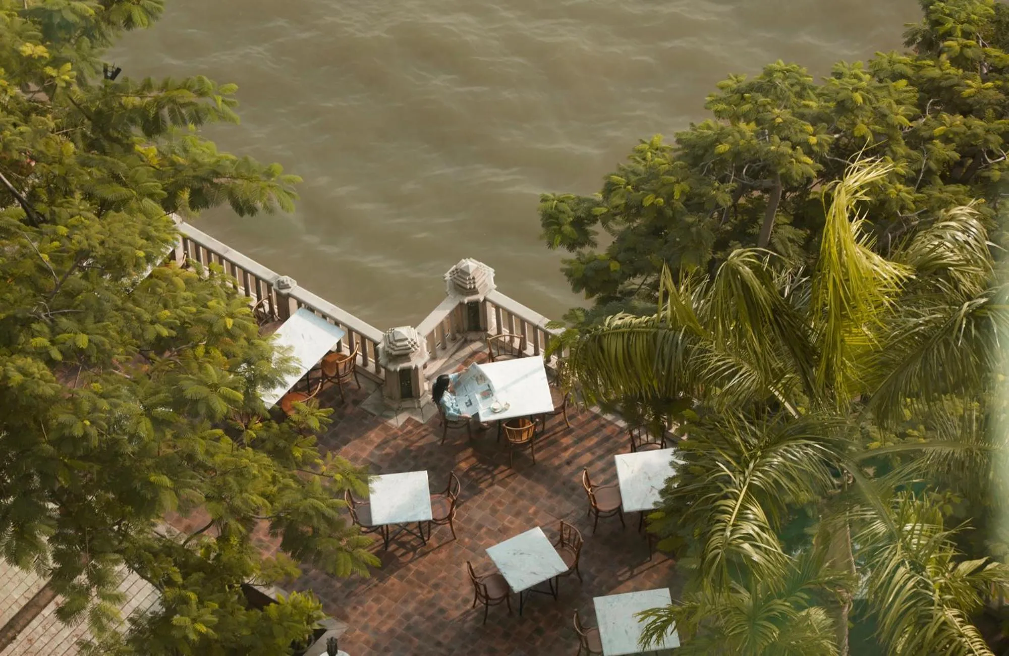 Deluxe King Room in The Peninsula Bangkok