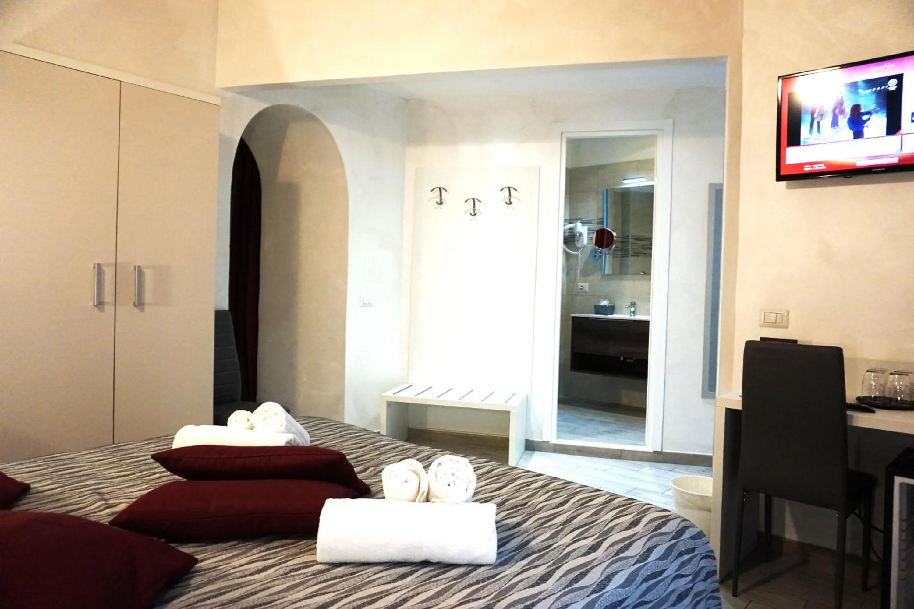 Deluxe Triple Room in 47 Steps