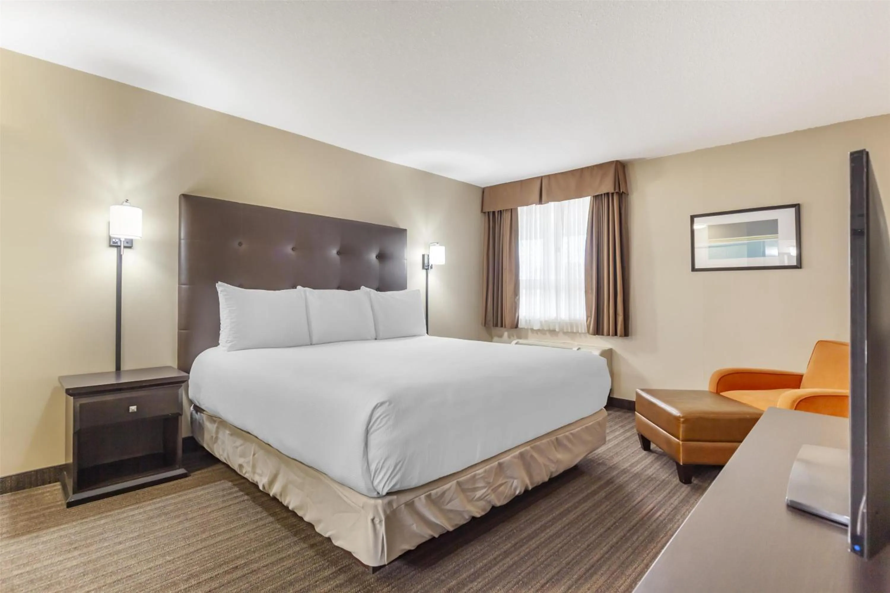 King Suite - Exterior Hall/Non-Smoking in Best Western Cold Lake Inn