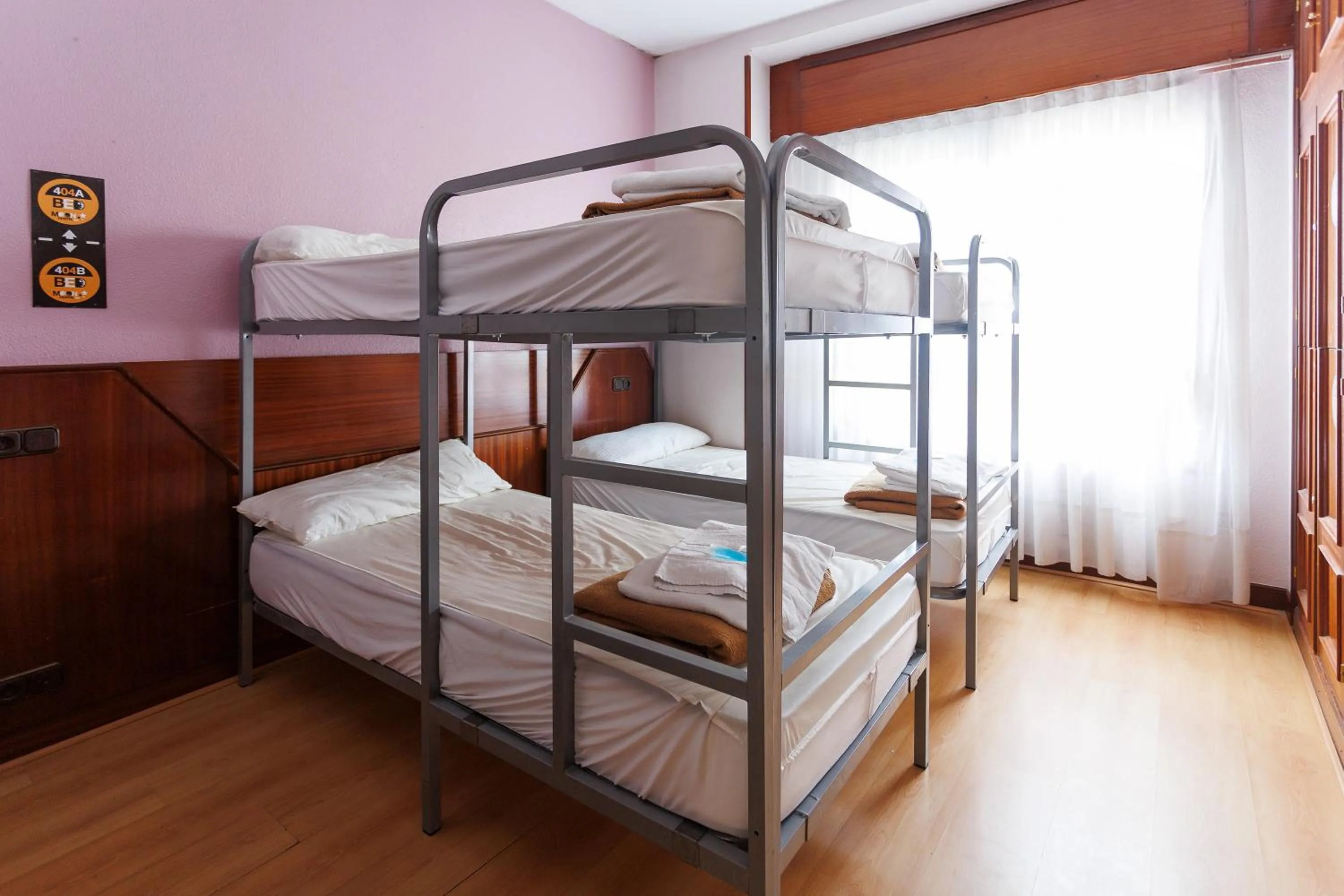 Triple Room with Private Bathroom in Moon Hostel Bio
