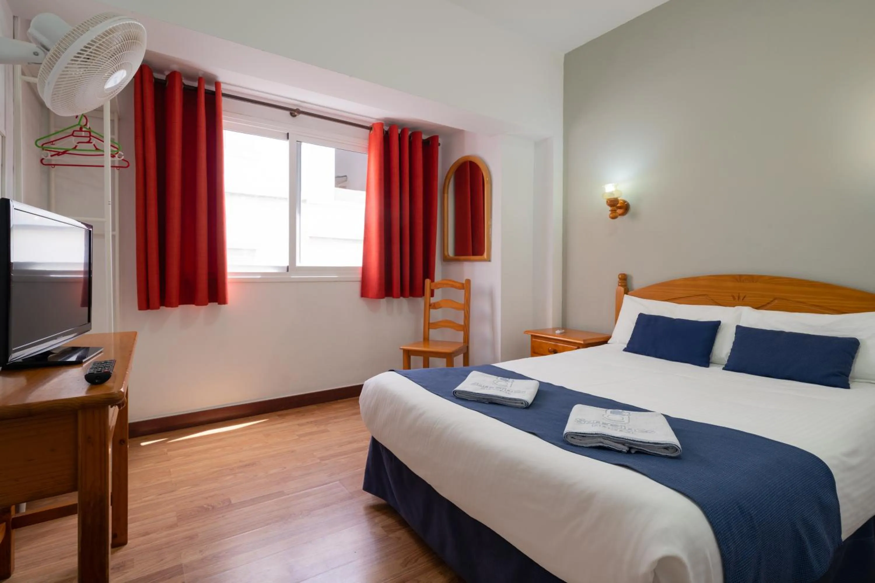 Double or Twin Room with Private Bathroom - single occupancy in Hostal San Ginés