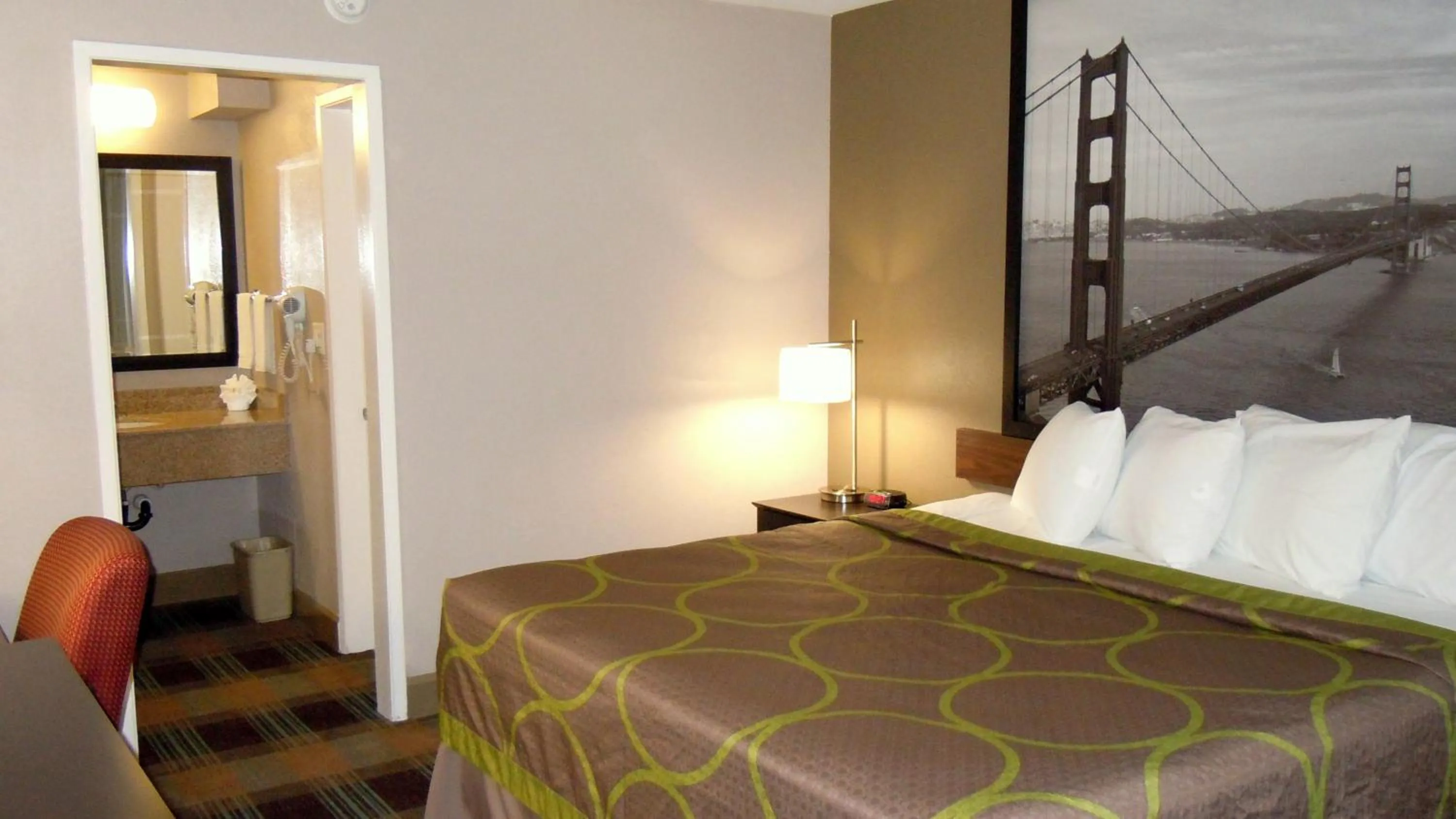 King Room - Non-Smoking in Super 8 by Wyndham Salinas