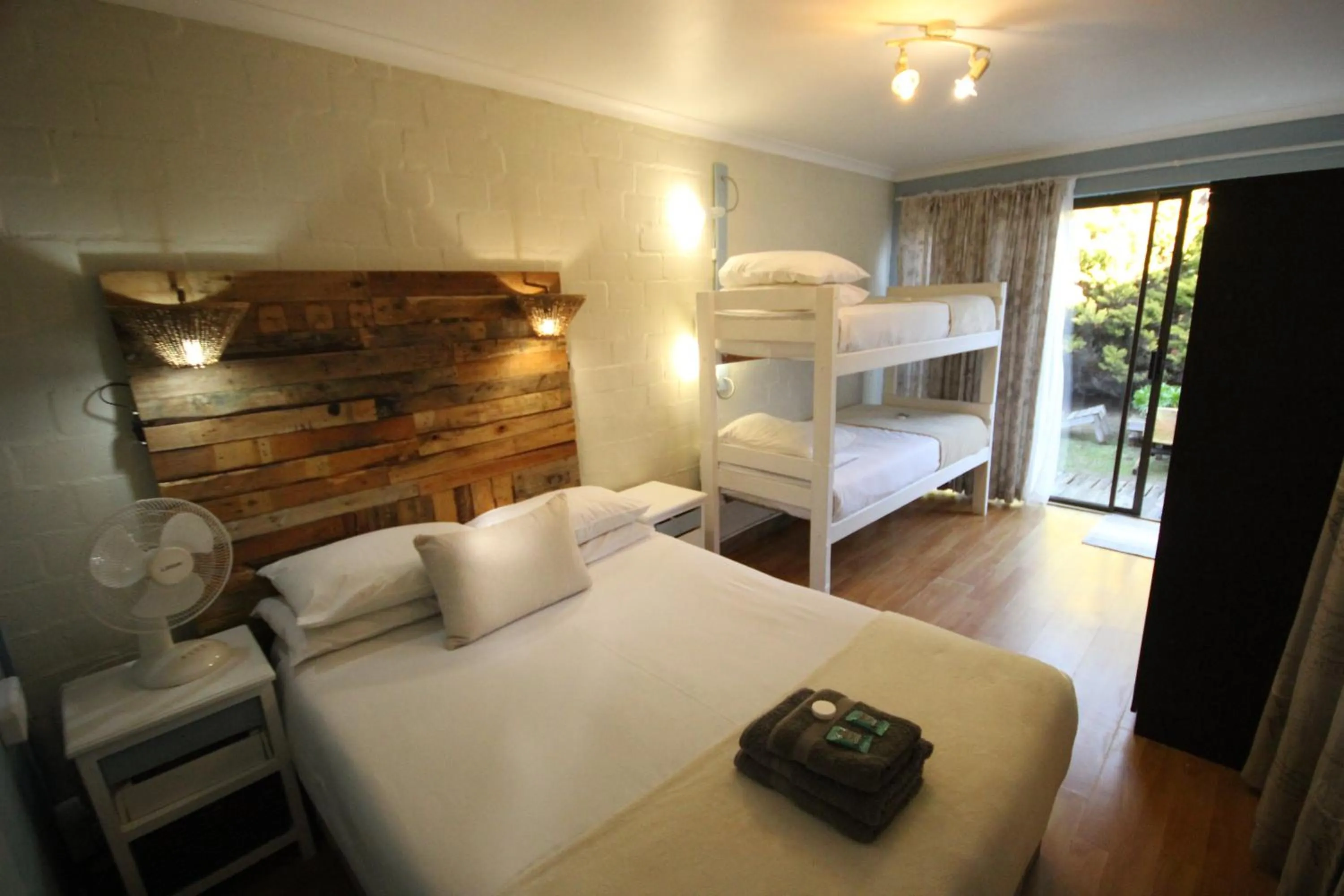 Double Room with Bunk Bed - single occupancy in Saltycrax Backpackers and Surf Hostel
