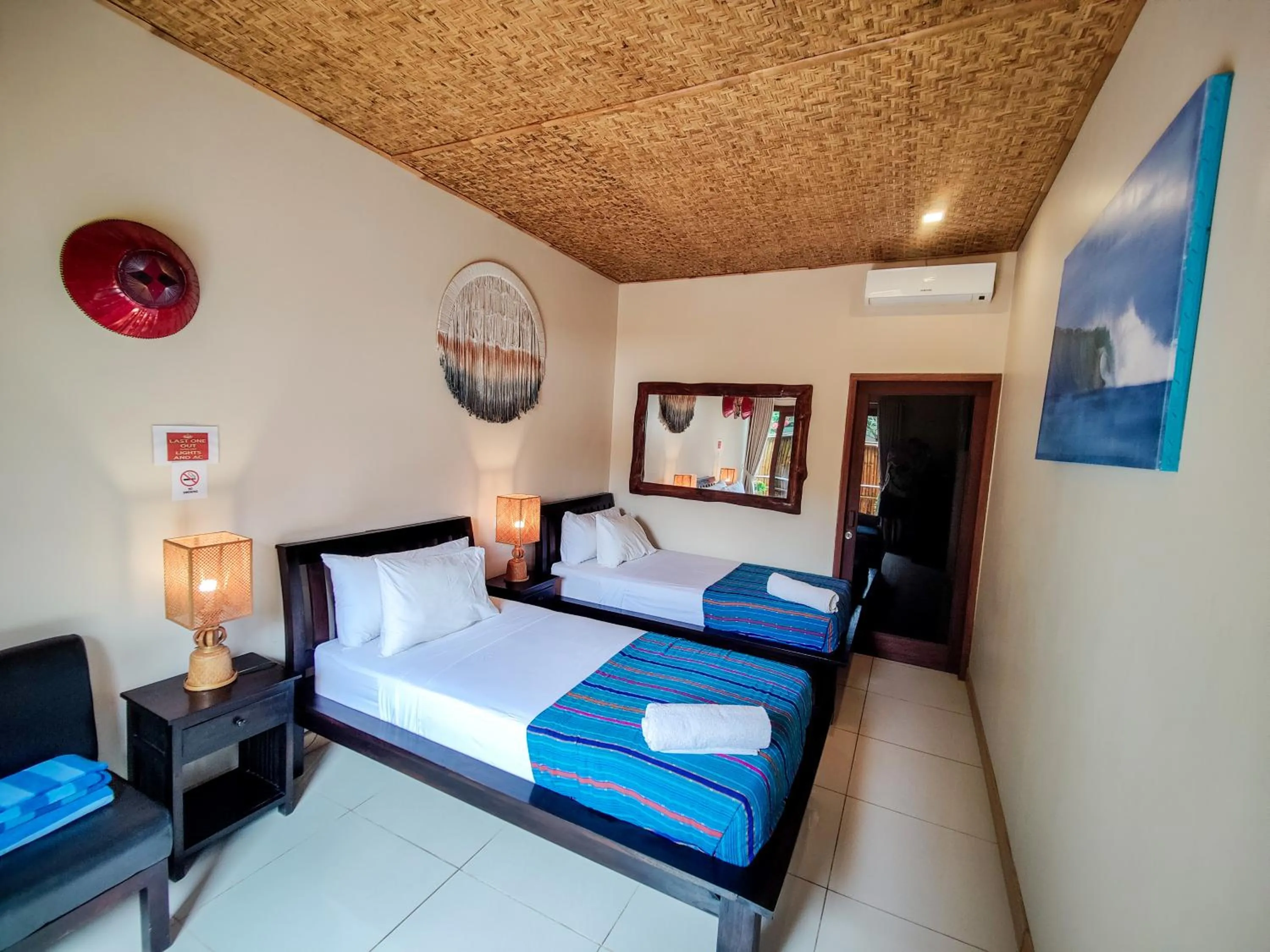 Standard Twin Room in Ekas Surf Resort & Surf Camp