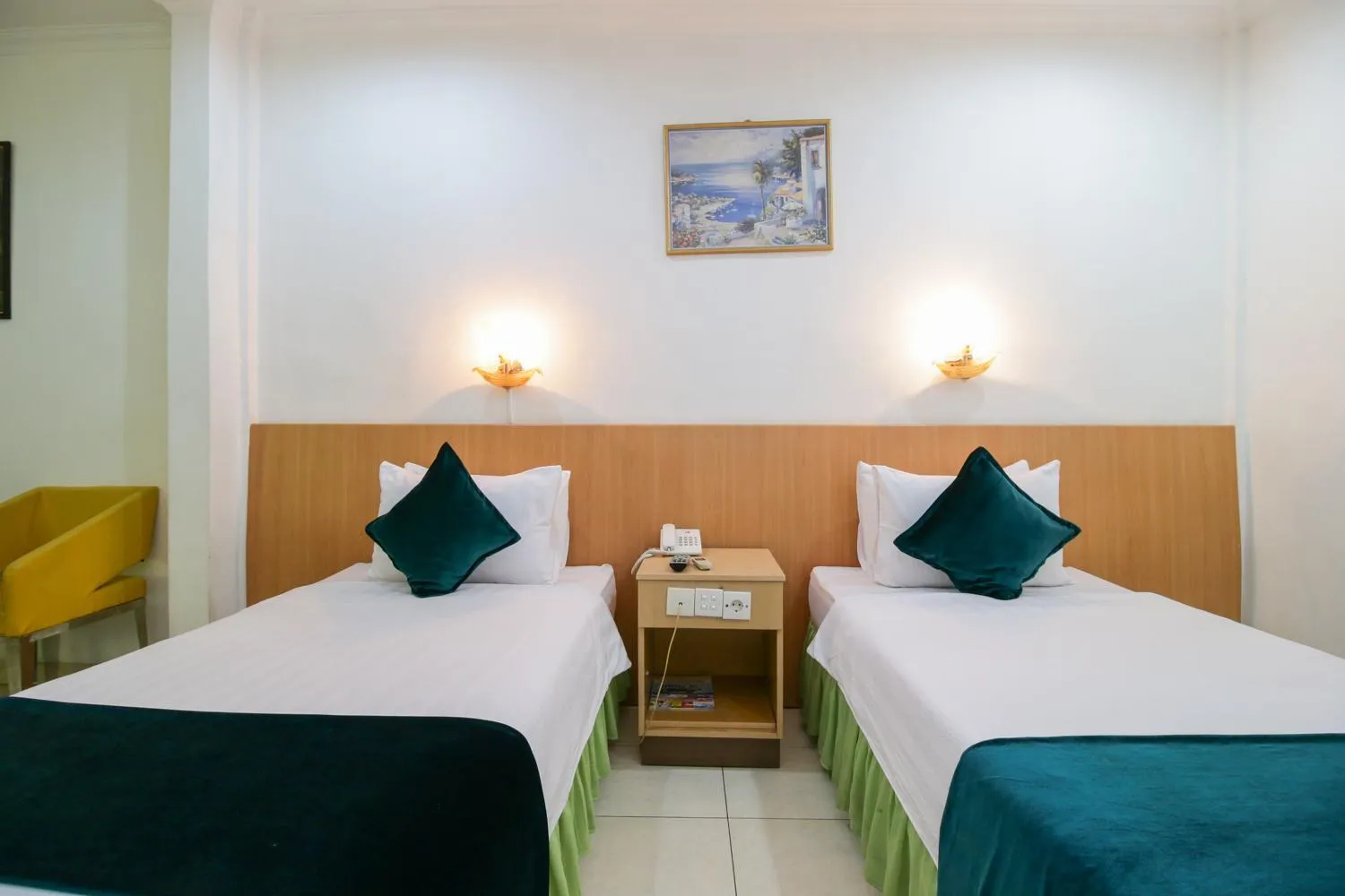 Suite Twin Room in Mariani International Hotel