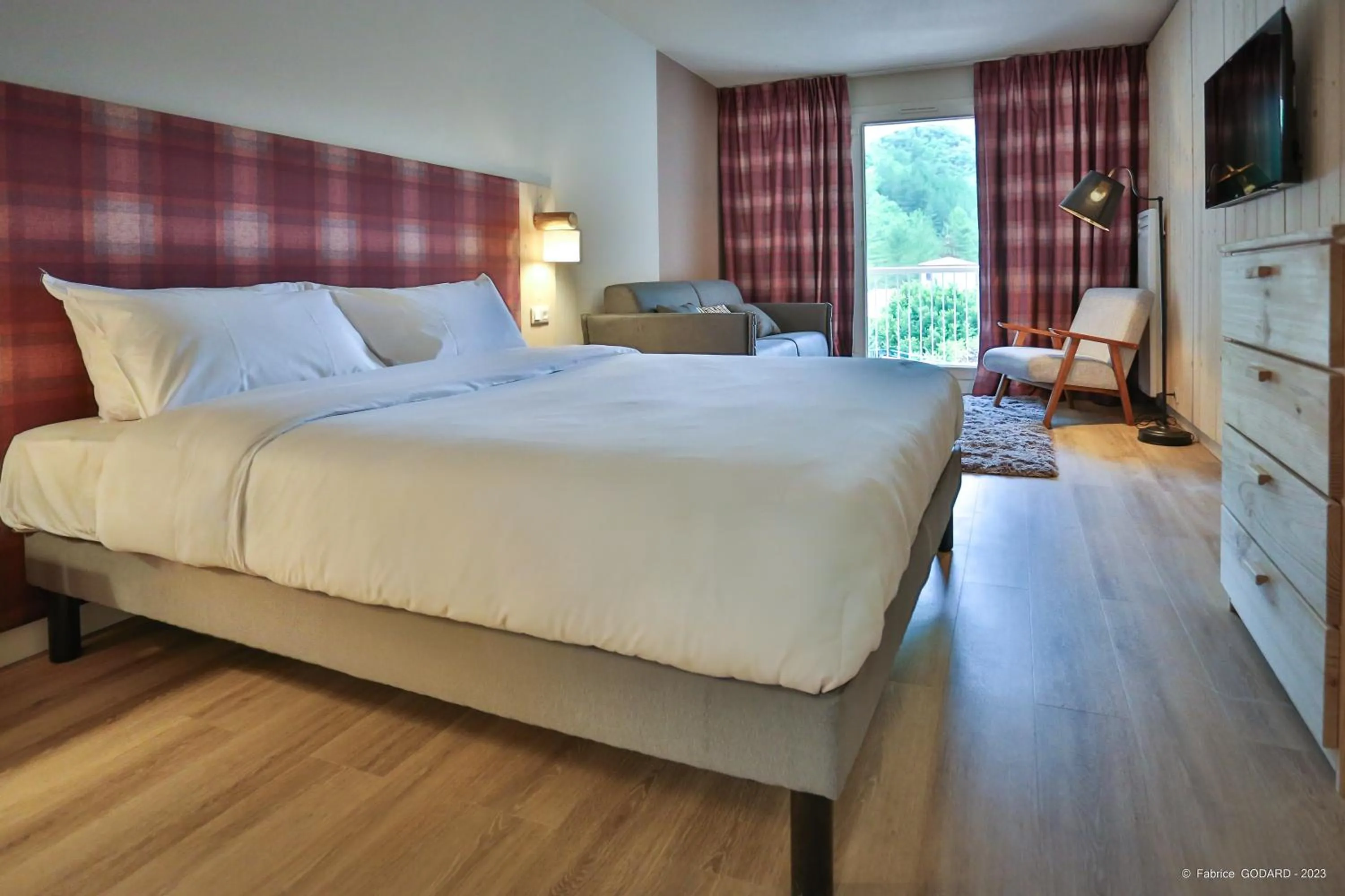 Superior Room with Balcony in Hôtel Le Refuge des Sources