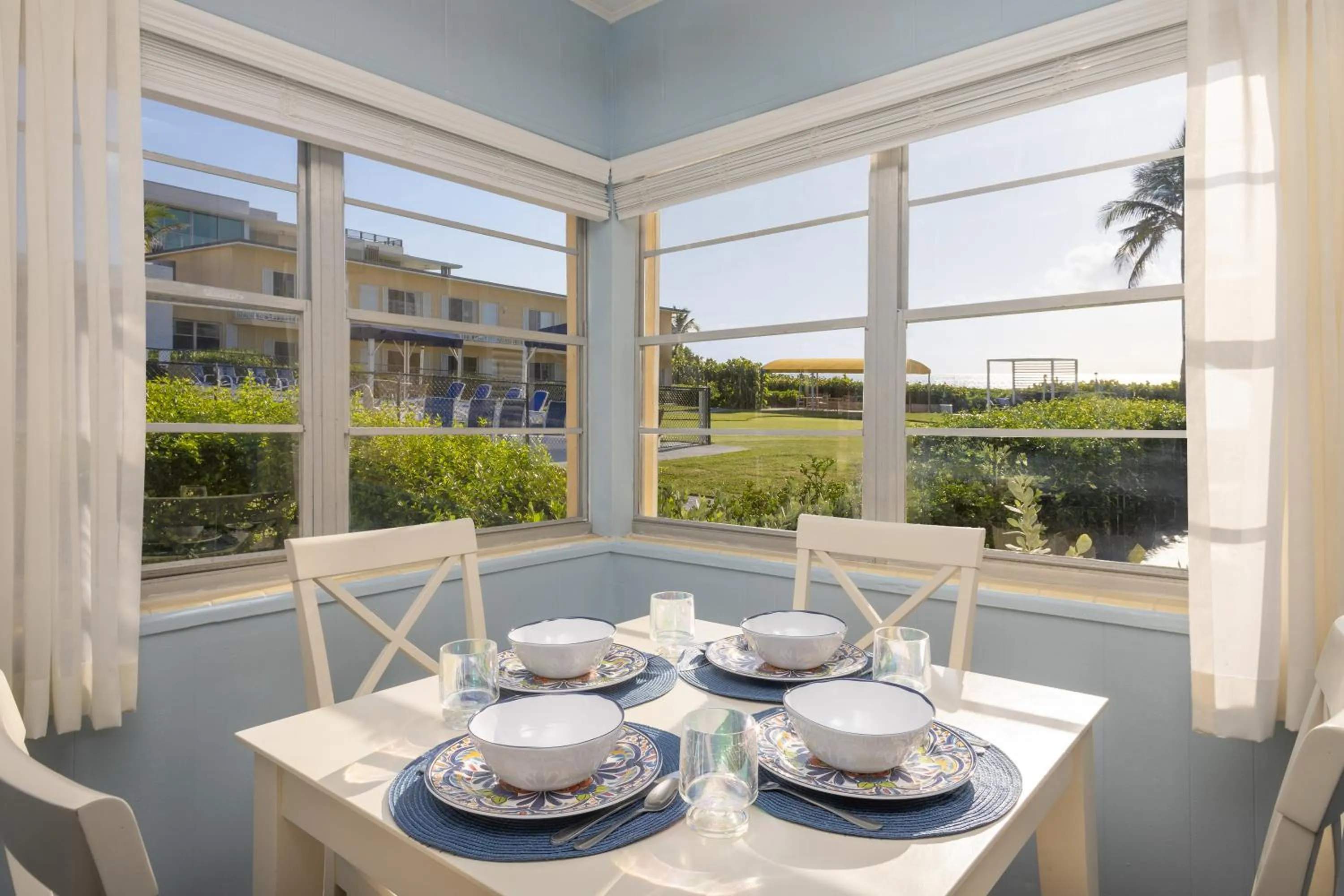 Mobility Accessible Ocean View King Suite. - single occupancy in Delray Breakers on the Ocean