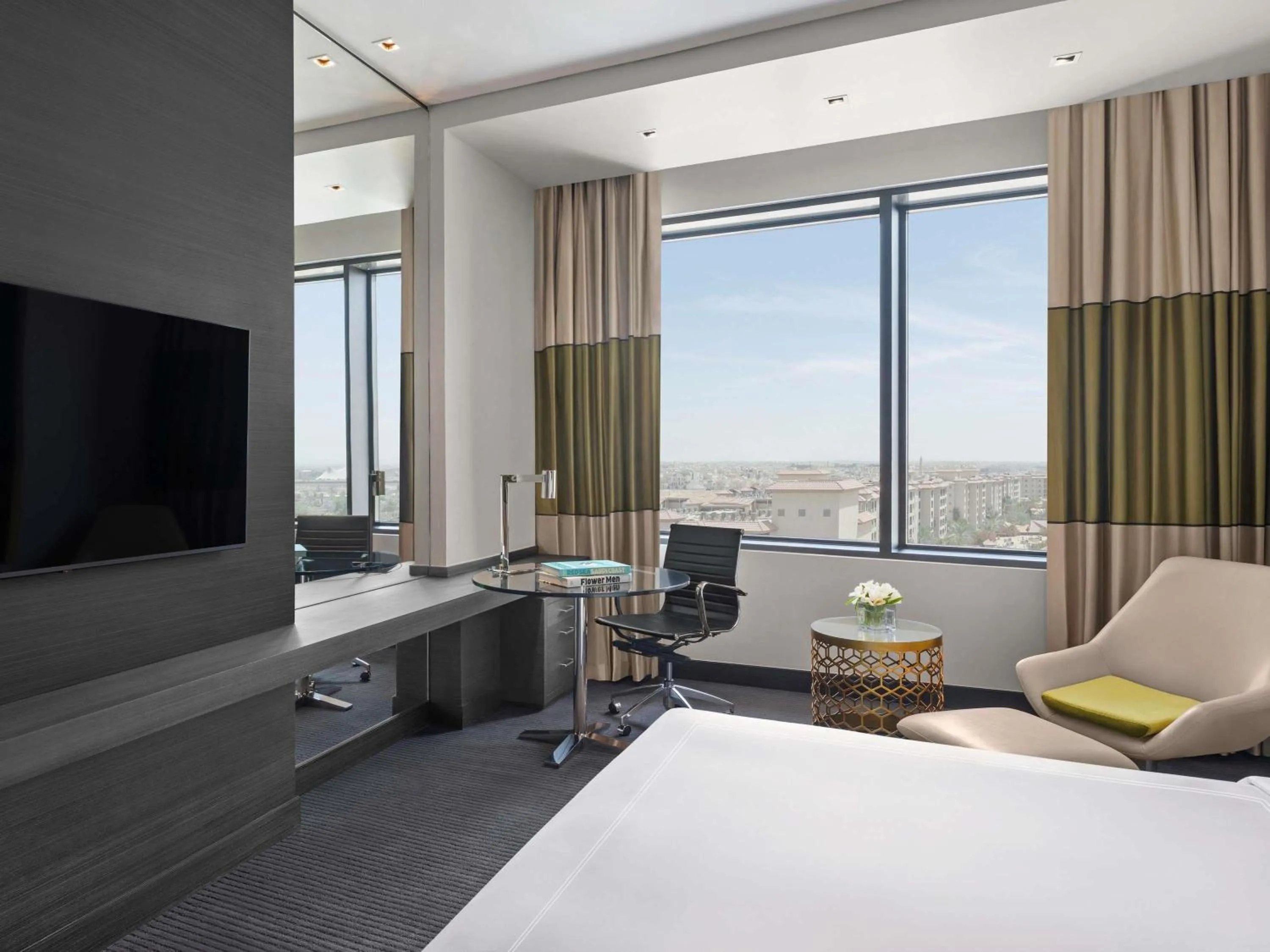 Deluxe King Room - Non-Smoking in Fairmont Riyadh