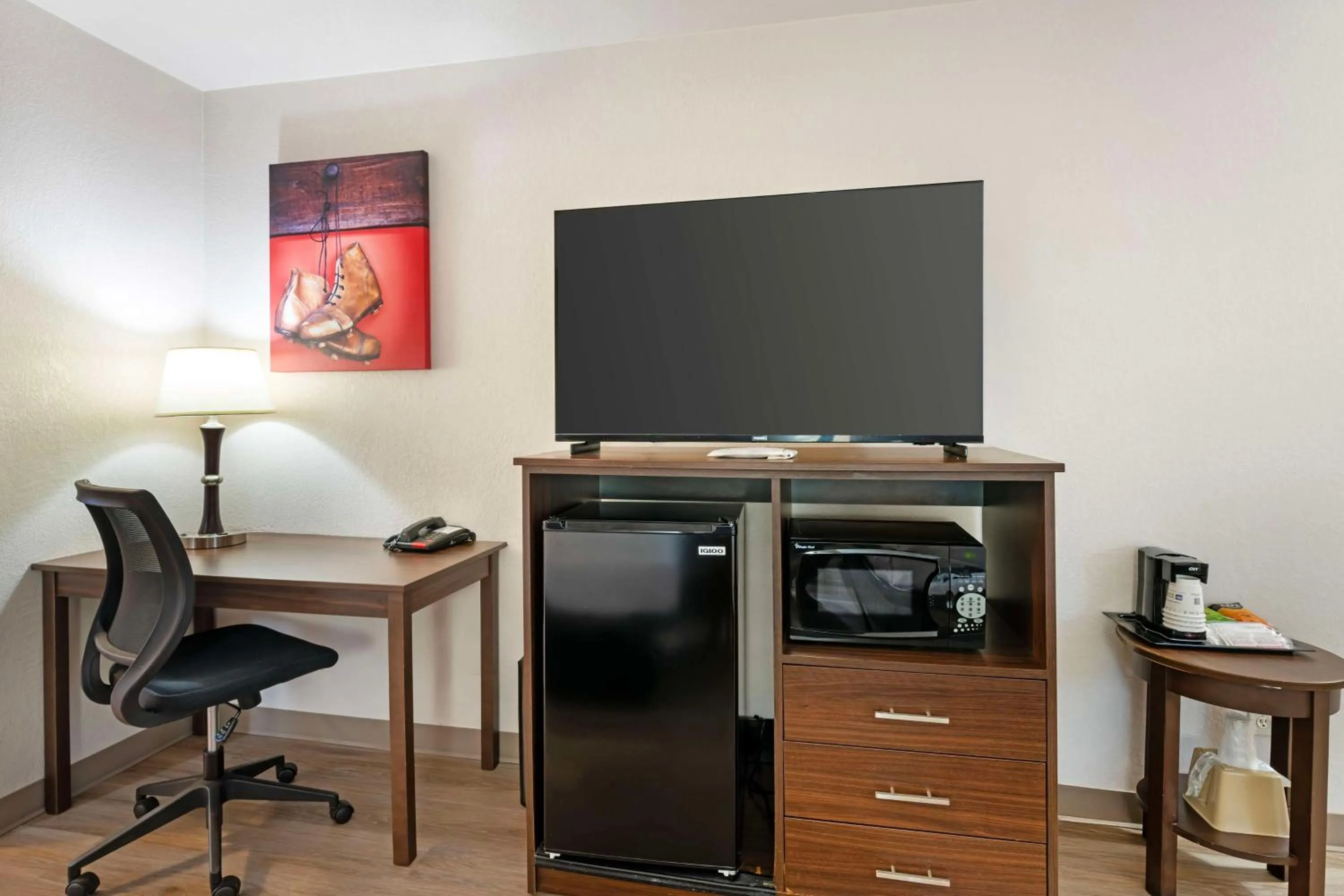Queen Room with Two Queen Beds - Poolside/First Floor in Best Western Green Bay Inn and Conference Center