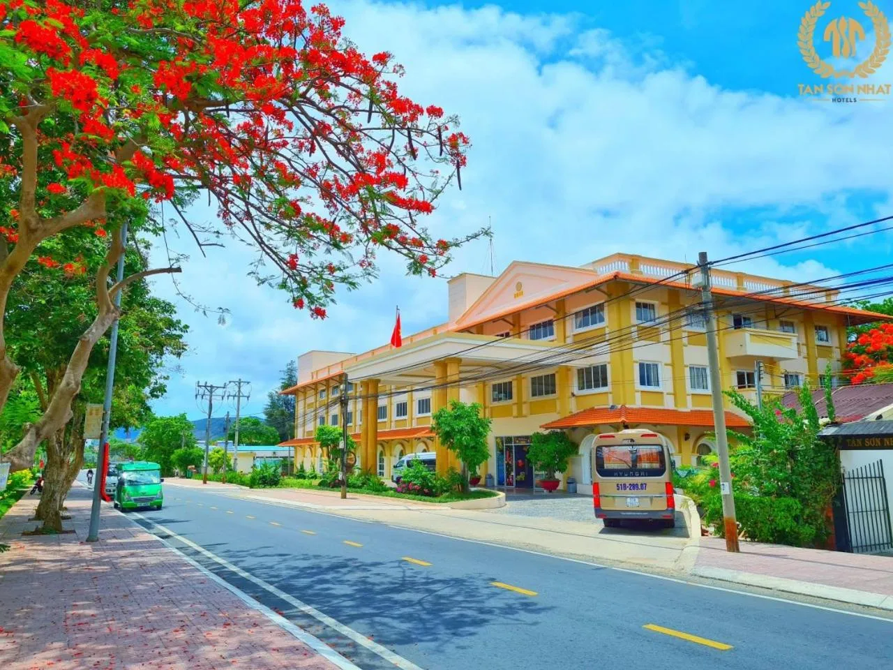 Tan Son Nhat Con Dao Resort