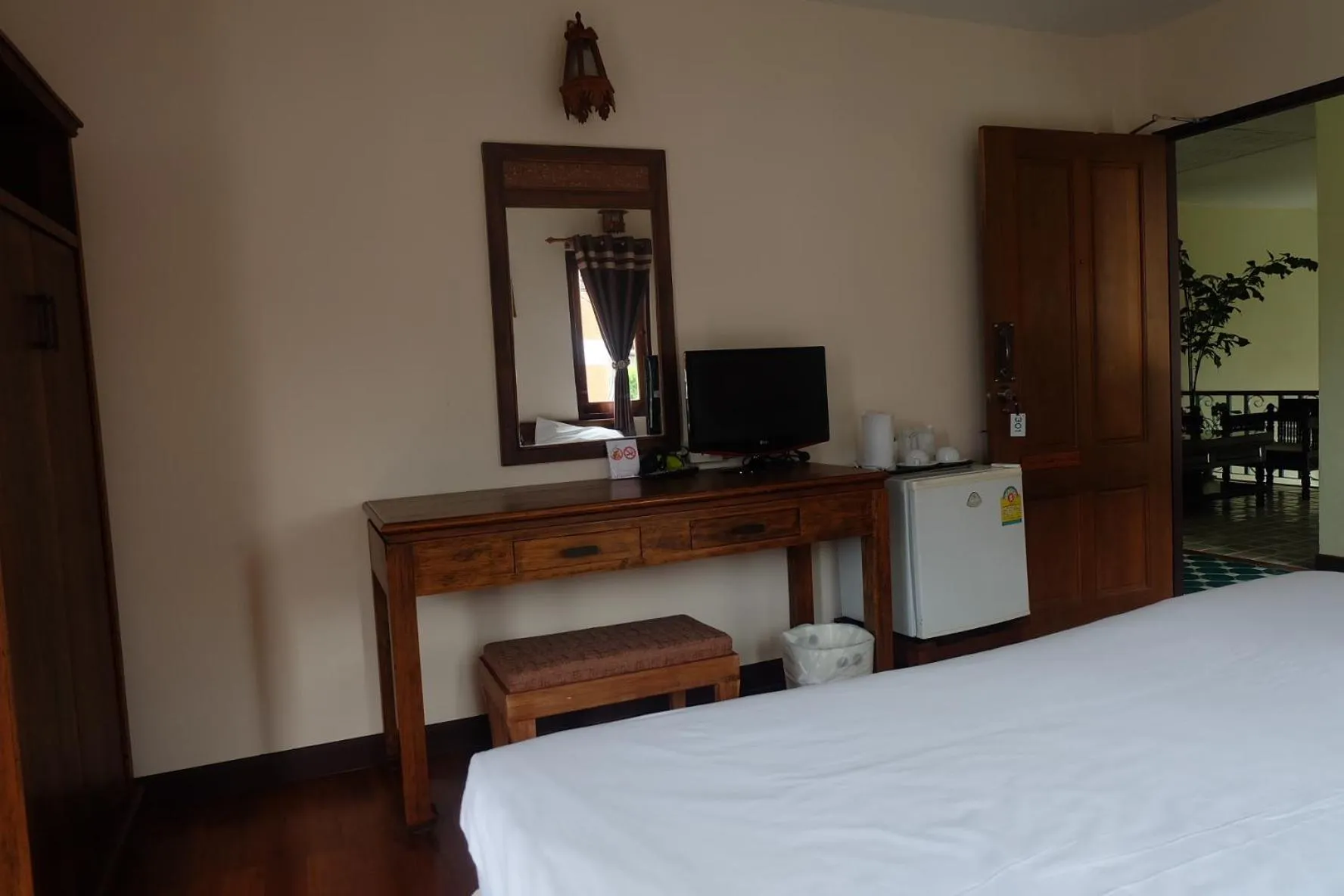 King Room with Balcony in Sripat Guesthouse SHA Extra Plus