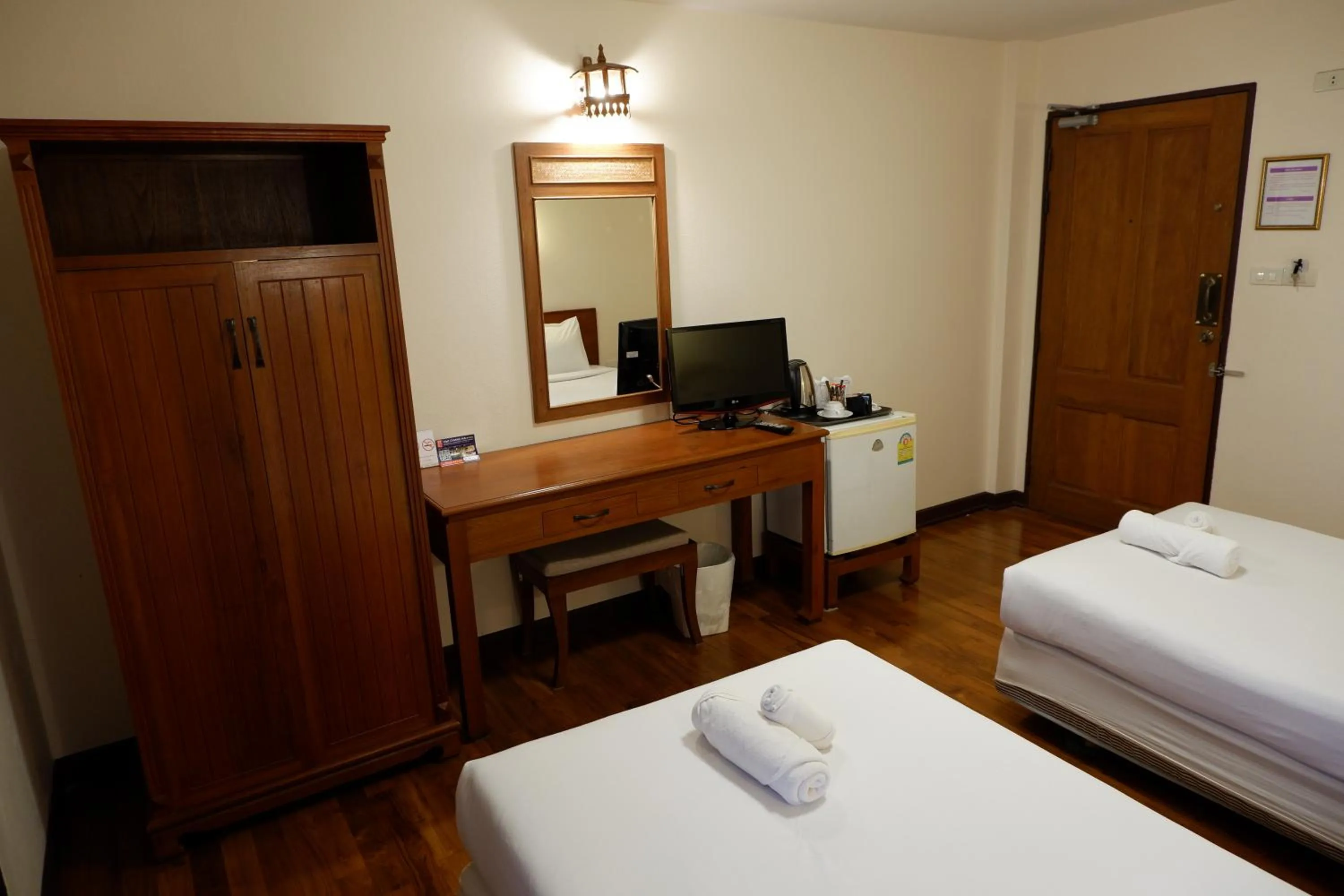 Standard Twin Room with Balcony in Sripat Guesthouse SHA Extra Plus