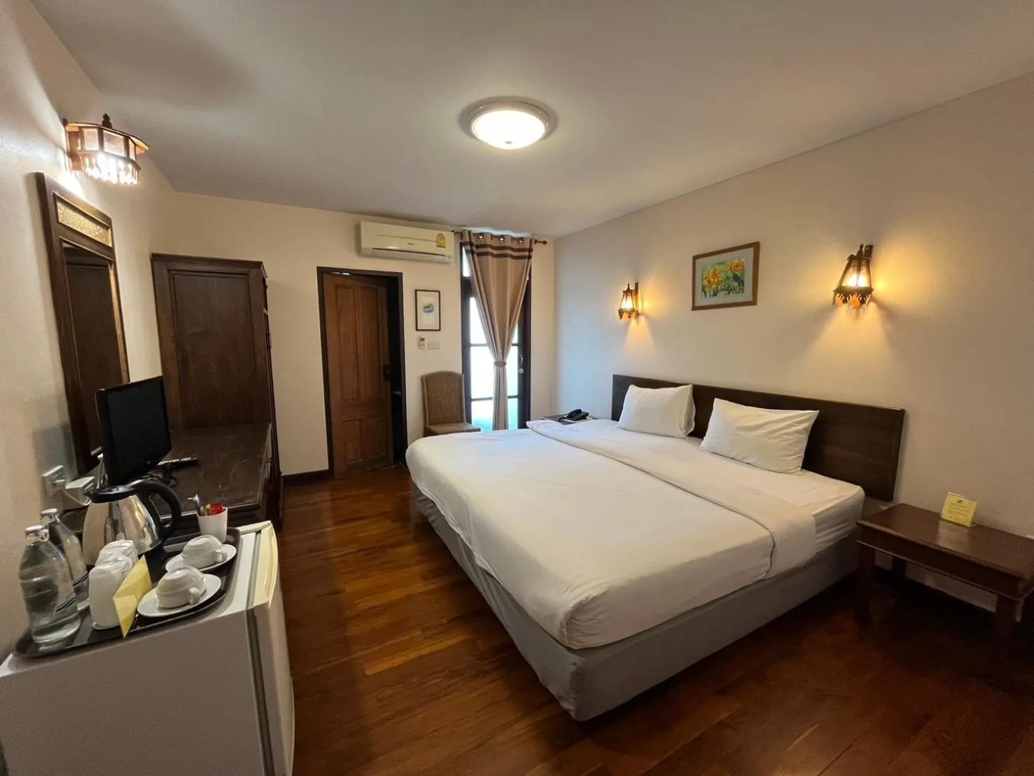 Standard King Room Pool View with Balcony in Sripat Guesthouse SHA Extra Plus