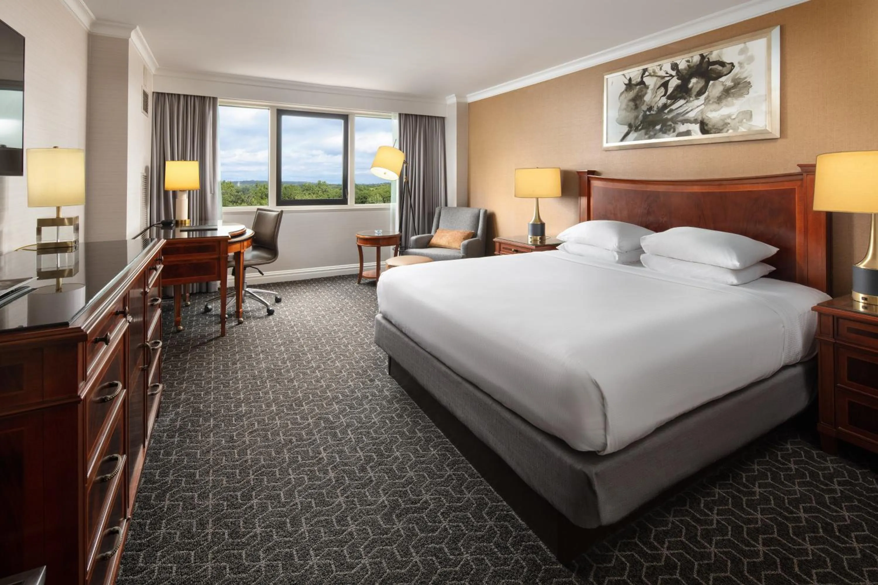 Superior King Room with Sofa Bed in Hilton Short Hills