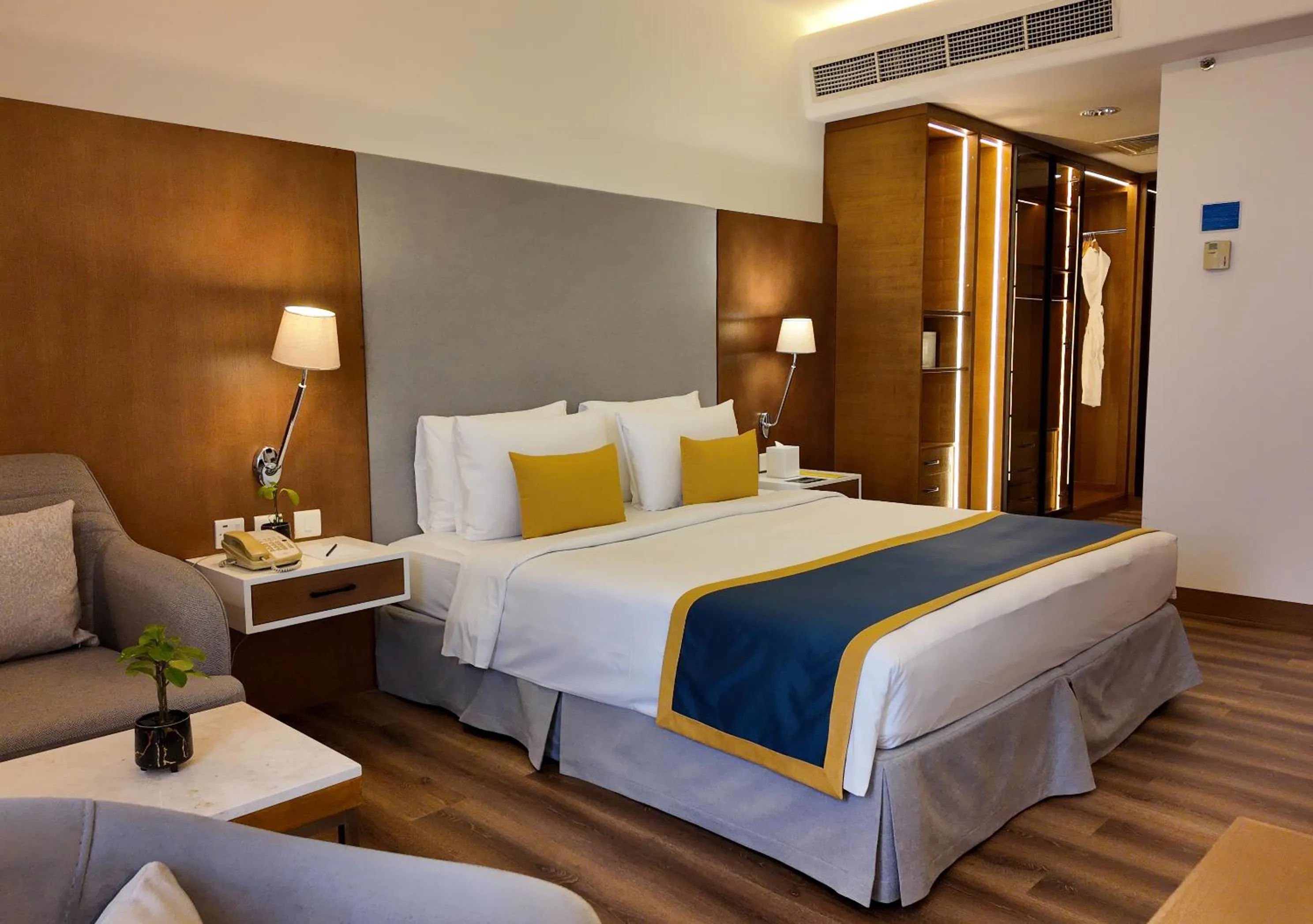 Suite Room 
 in Golden Tulip Muscat