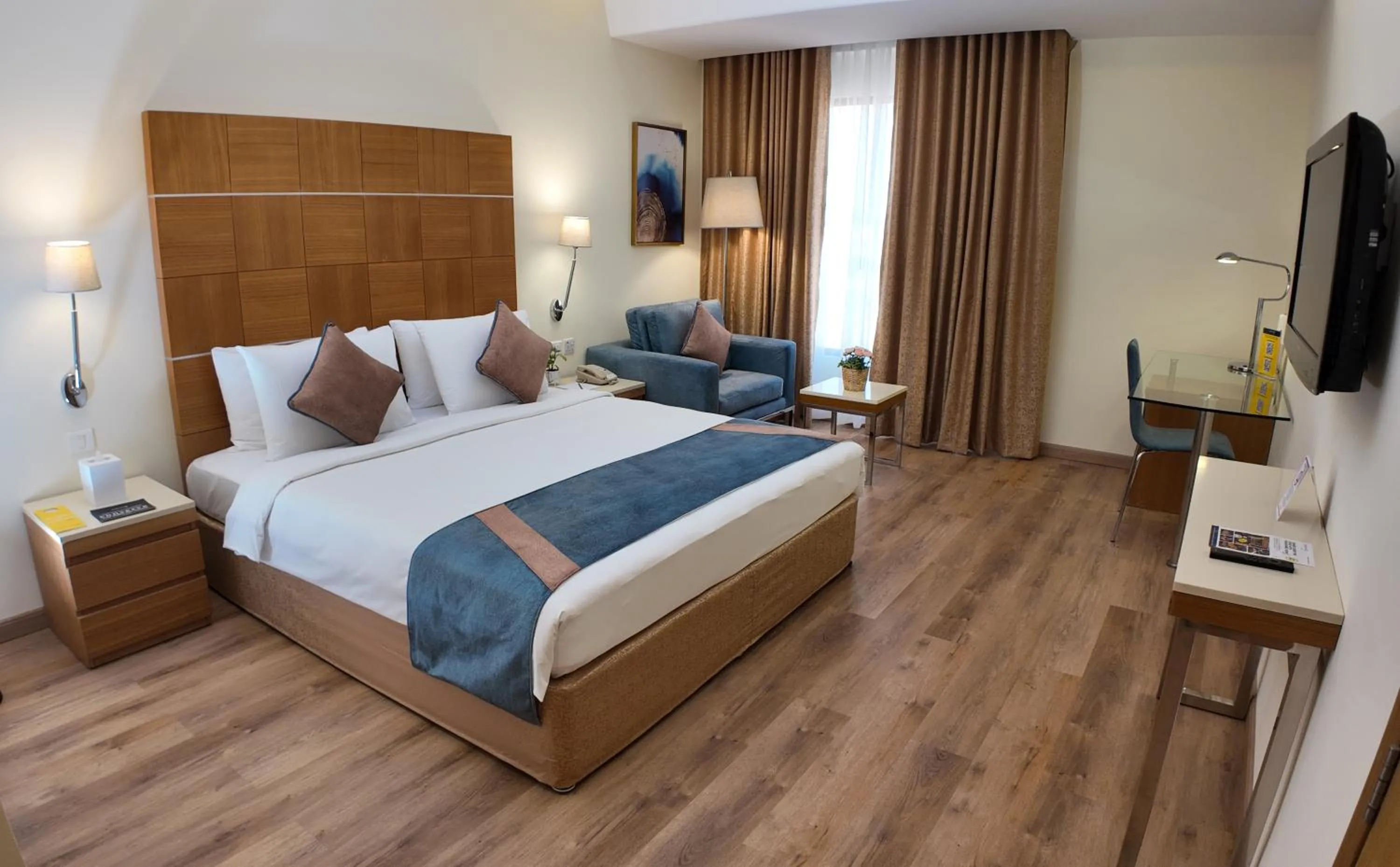 Standard Room King Bed in Golden Tulip Muscat