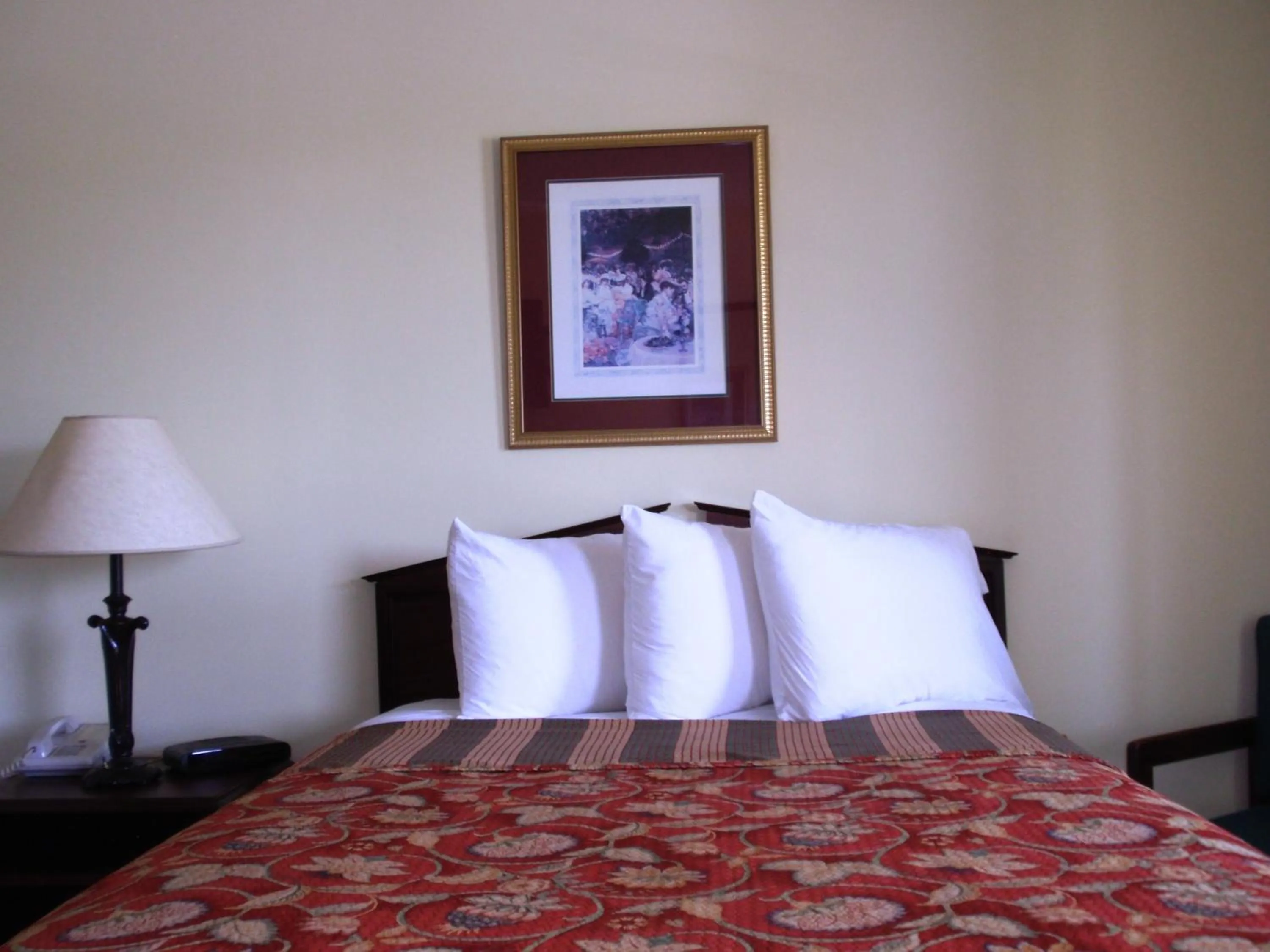 King Room - Smoking  in Jameson Inn - Perry