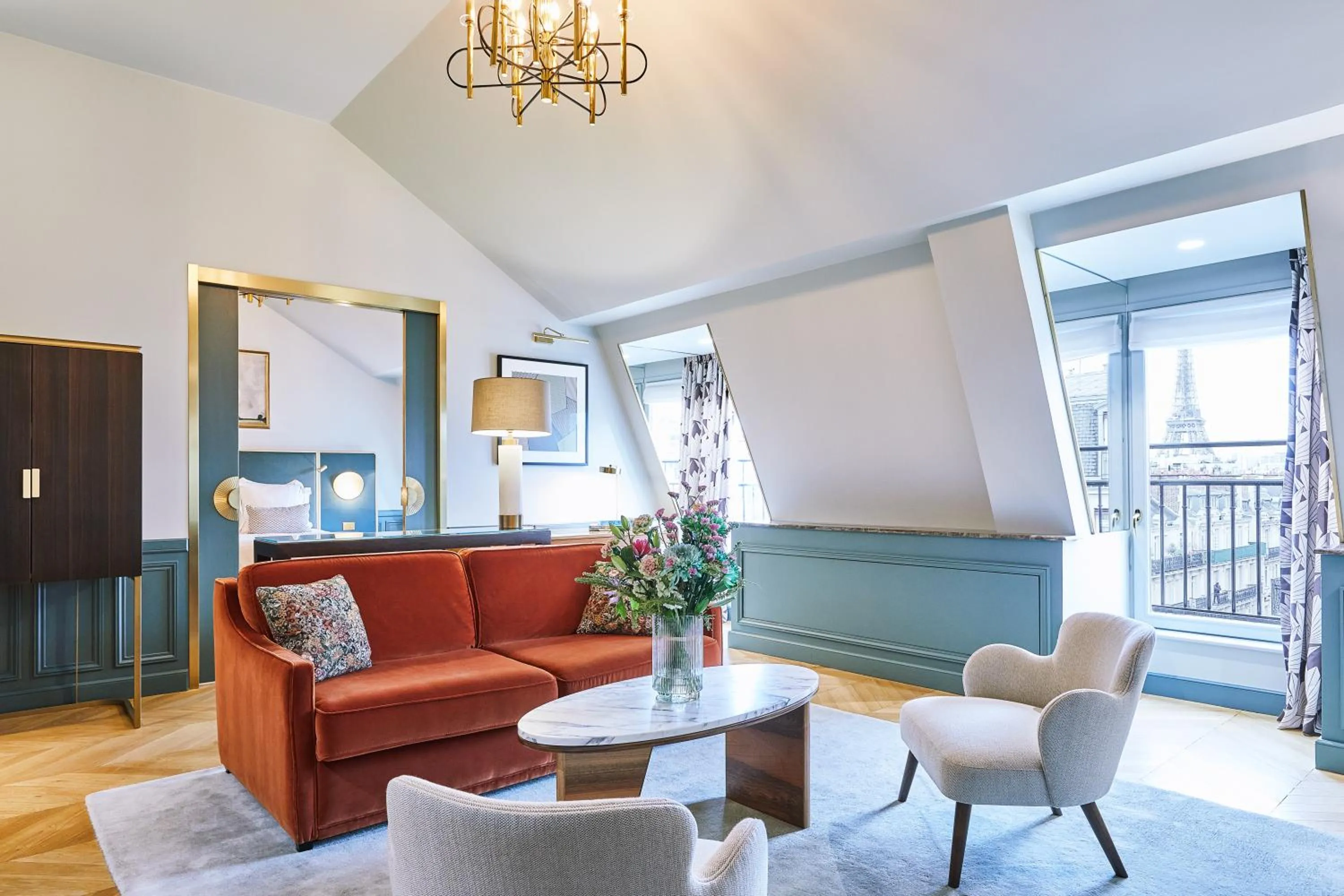 Eiffel Tower Suite in Grand Powers Hotel