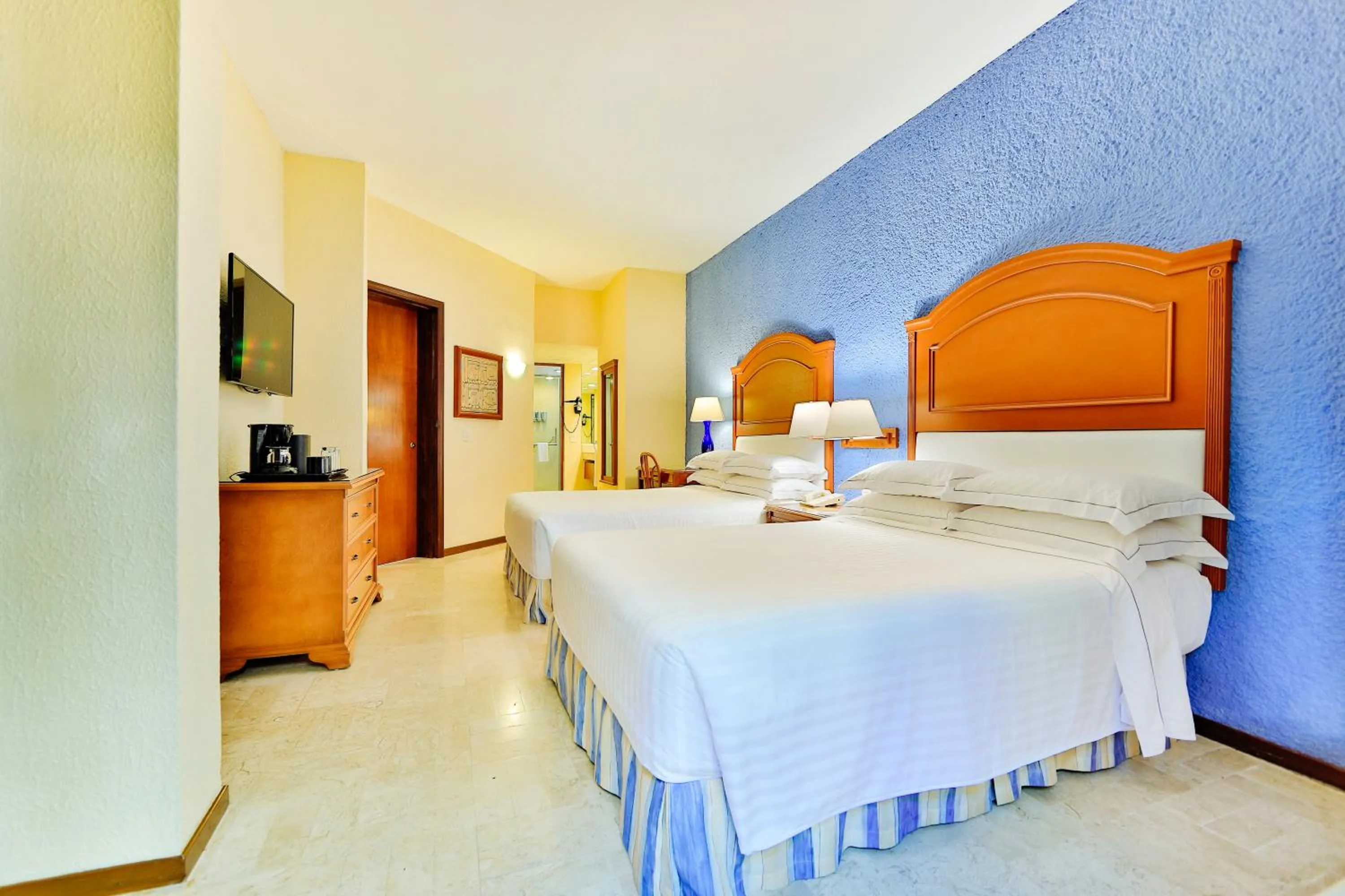 Family Ocean Front Premium Level in Occidental Tucancún - All Inclusive