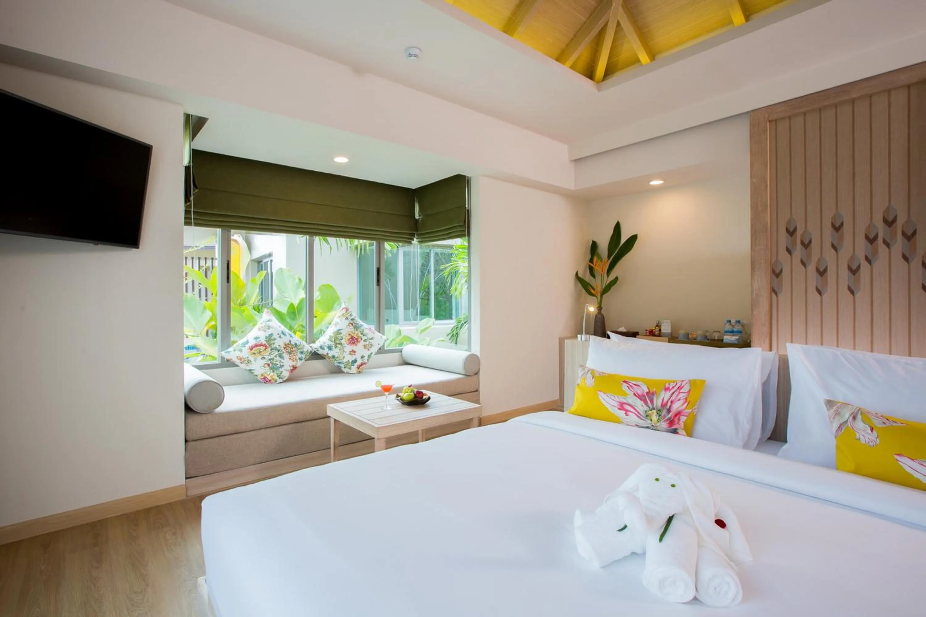 Seapearl Private Pool Access in Mandarava Resort and Spa, Karon Beach