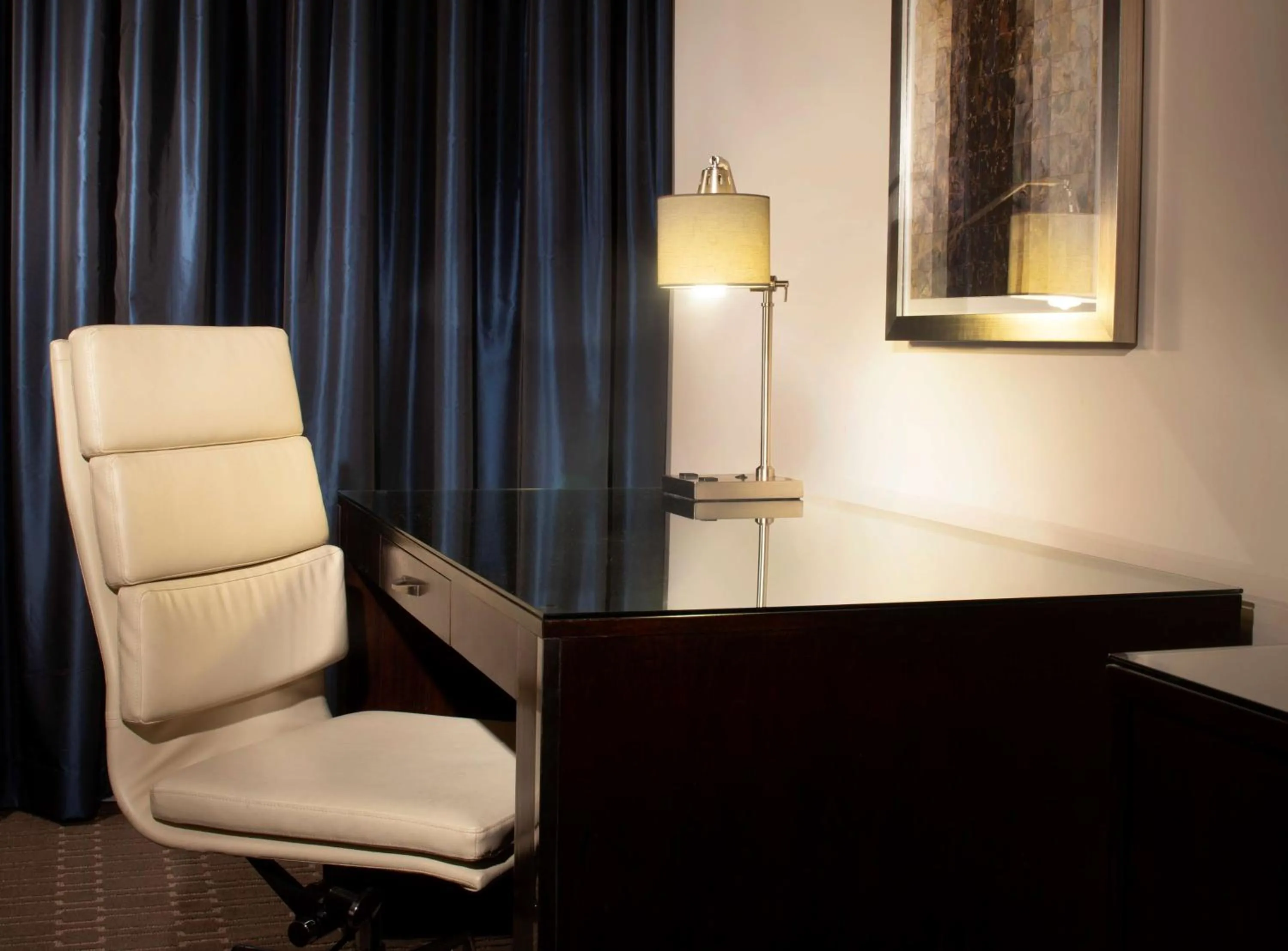 King Room with Sofa Bed in Hilton Alexandria Old Town