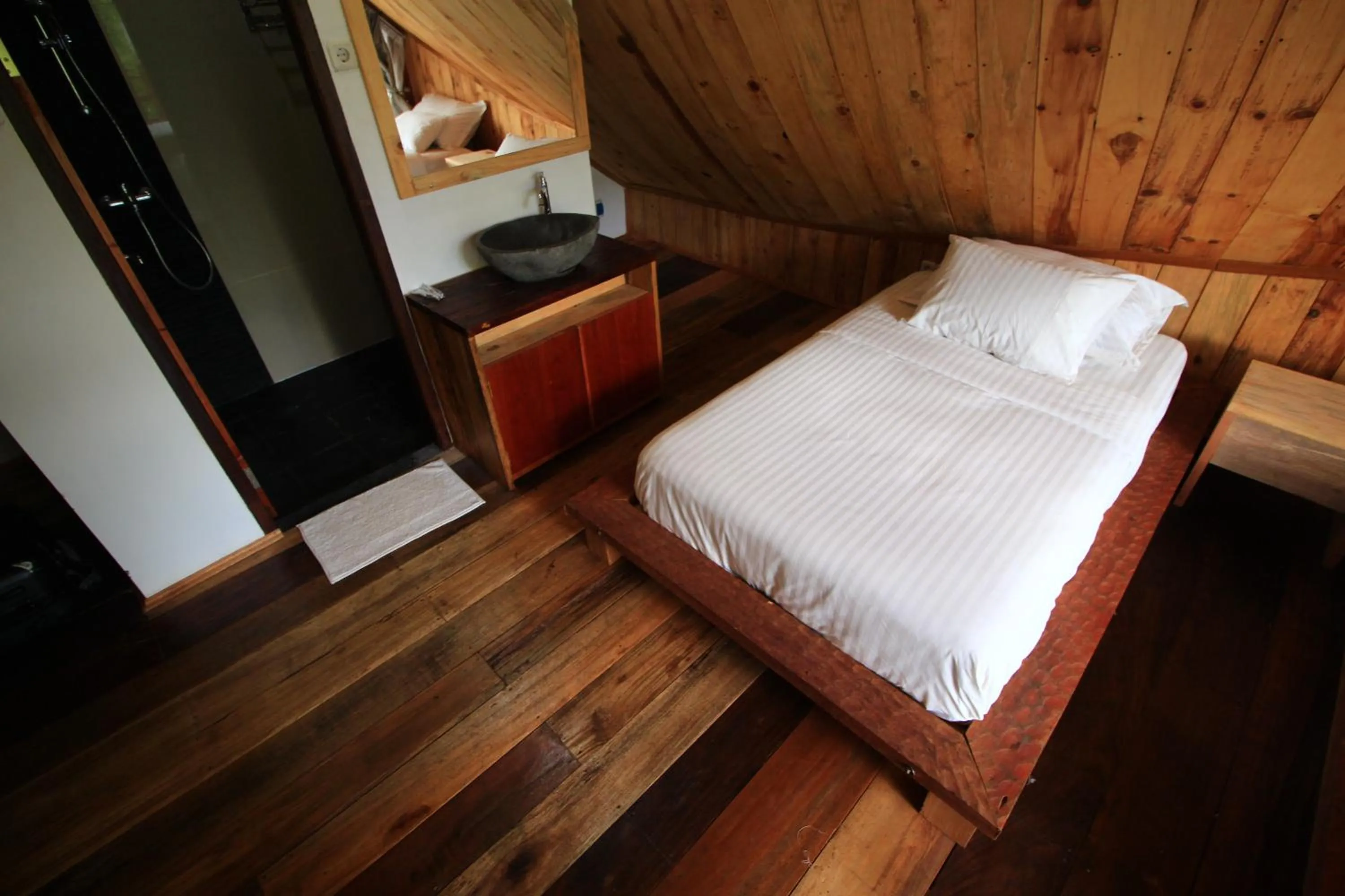 Large Twin Room in Padi Ecolodge