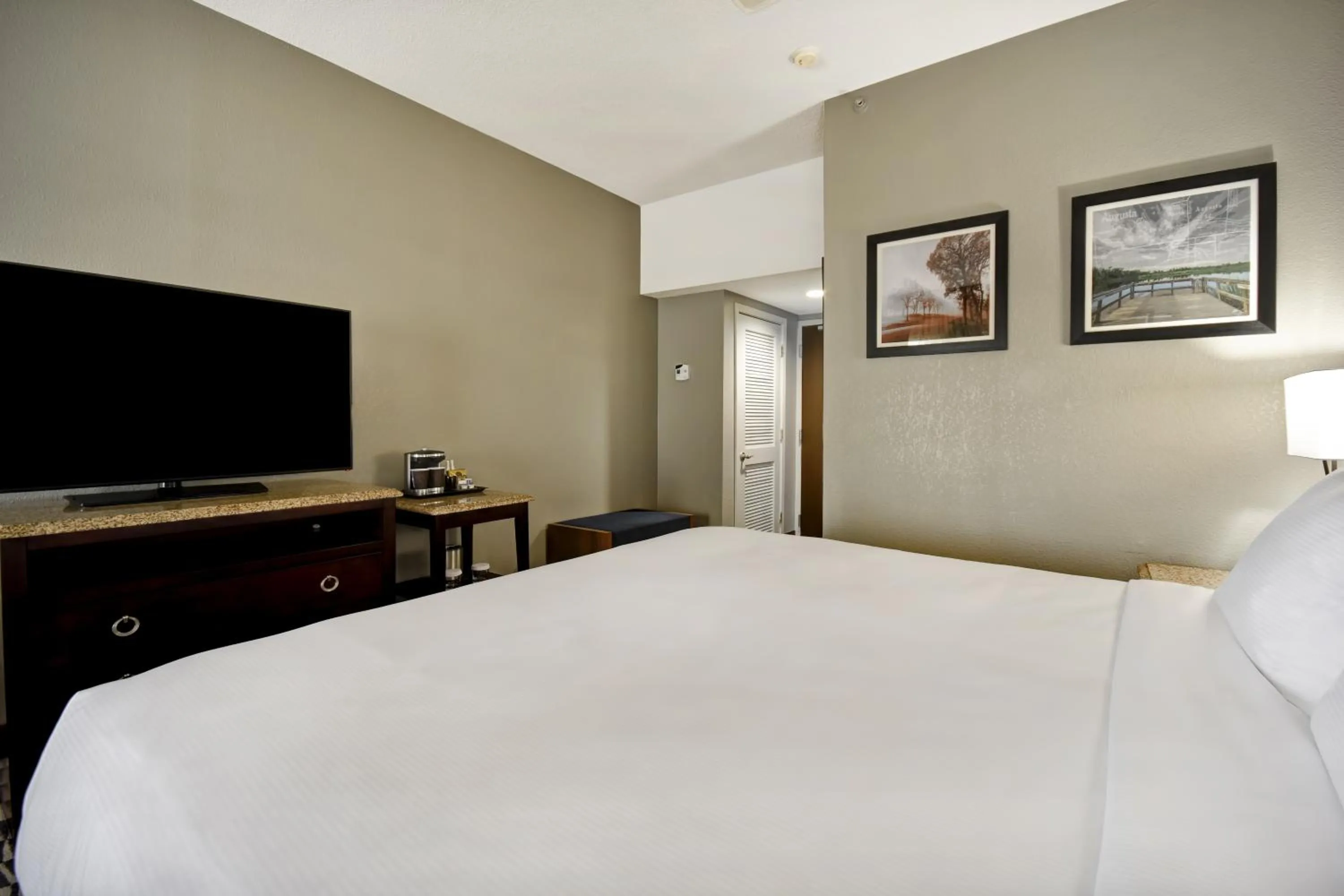 King Room with King Bed - Non-Smoking in DoubleTree by Hilton Augusta