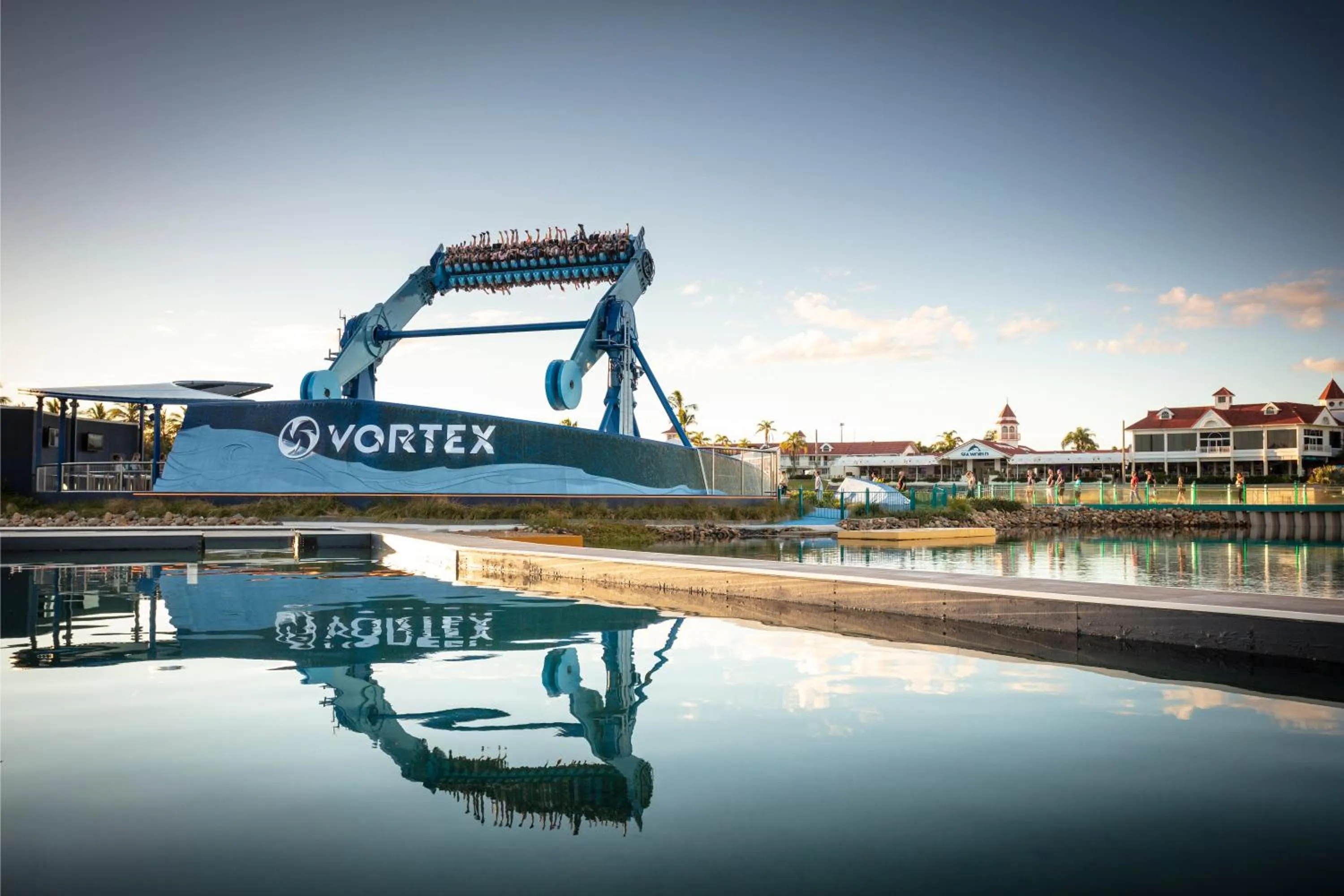 Premium Double Room + Entry to 3 Theme Parks in Sea World Resort