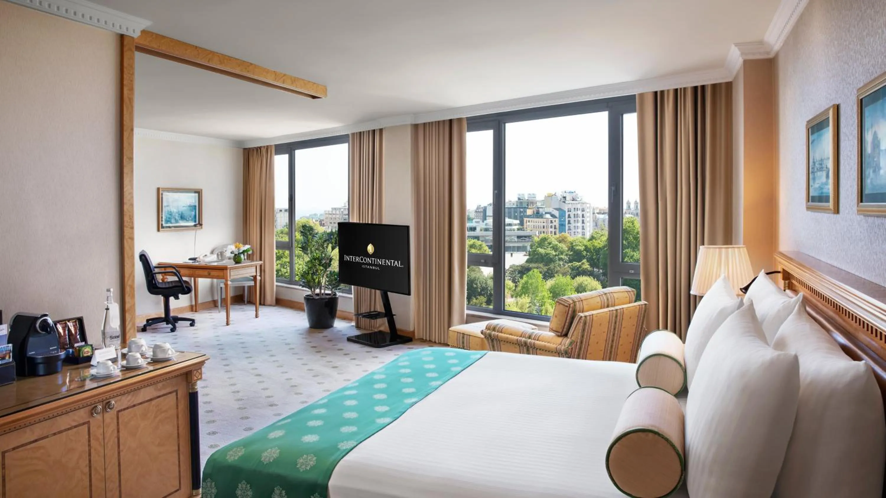Junior King Suite with City View in InterContinental Istanbul by IHG