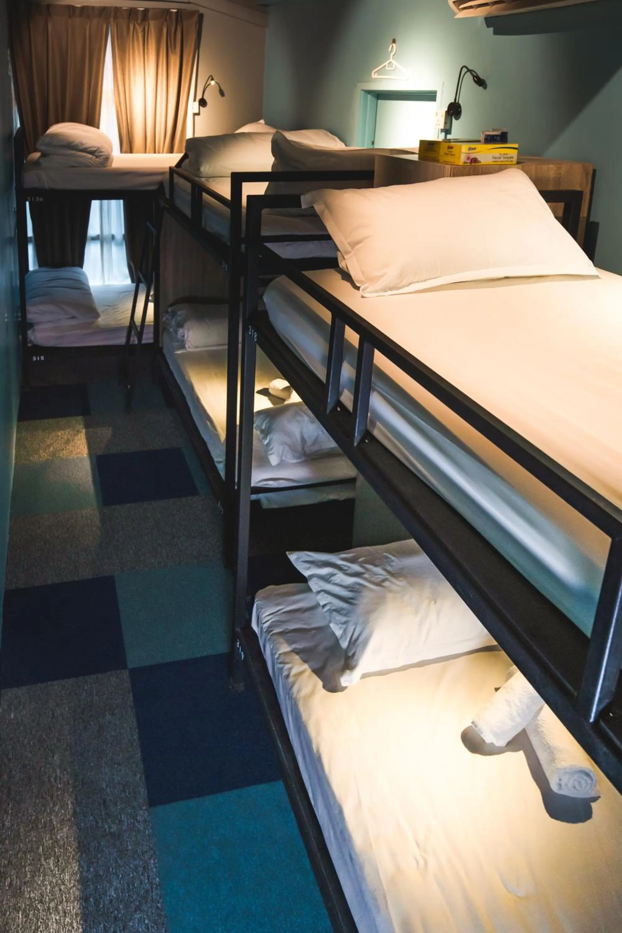 Bed in 8-Bed Mixed Dormitory Room in Vibrant Hostel