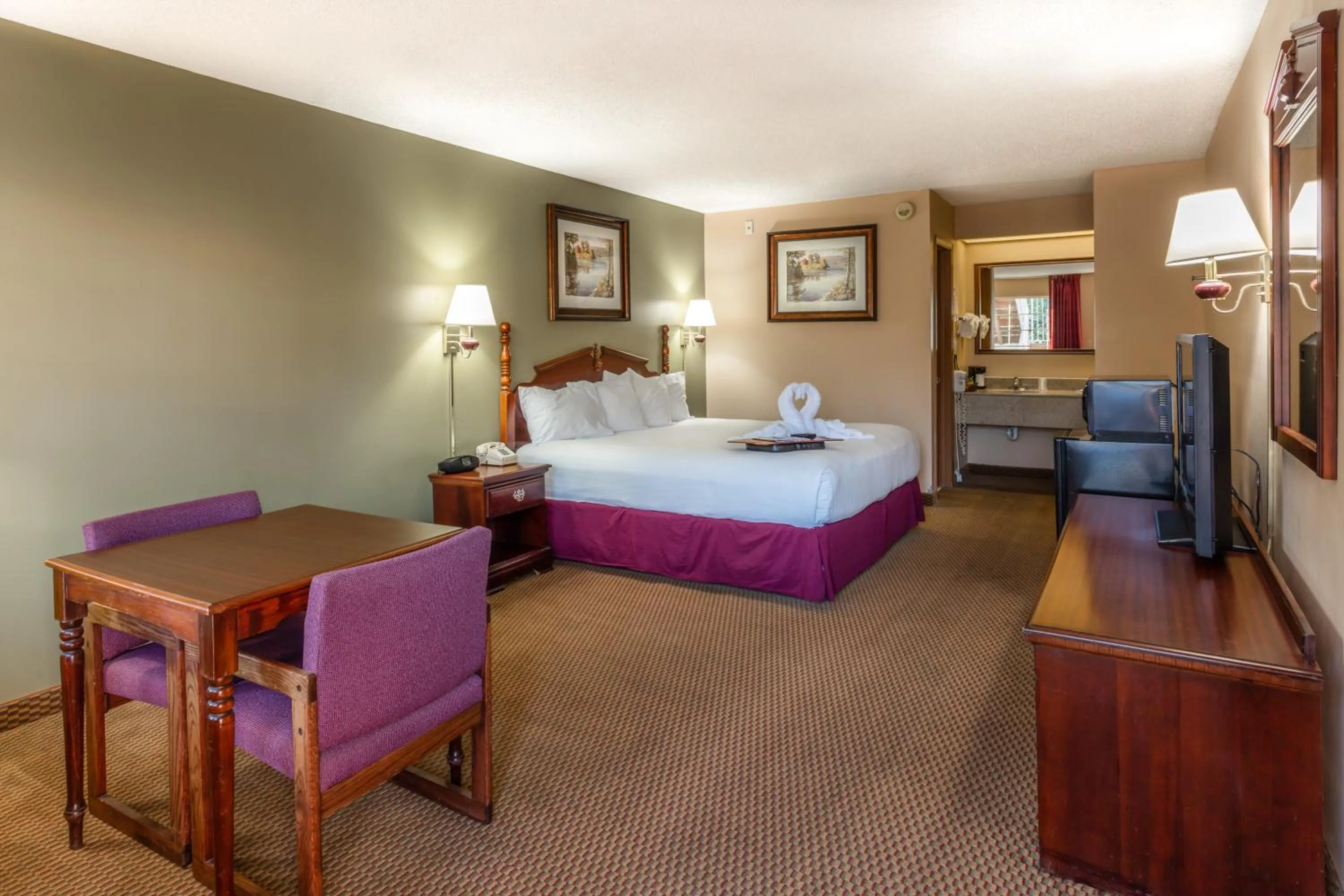 Superior King Bed-Smoking (Ground Level) in Angel Inn - Central