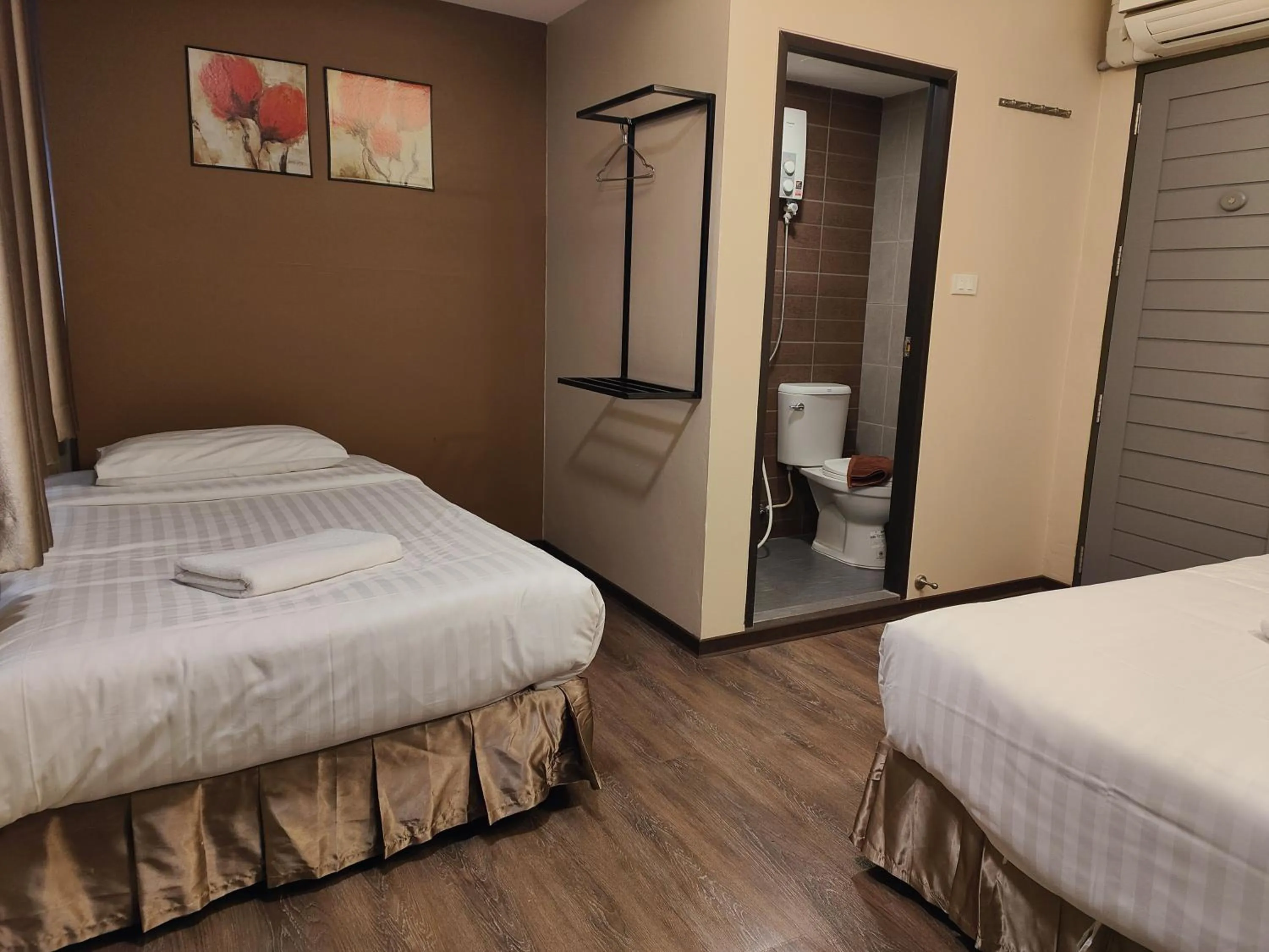 Deluxe Triple Room in Kim Korner Hotel
