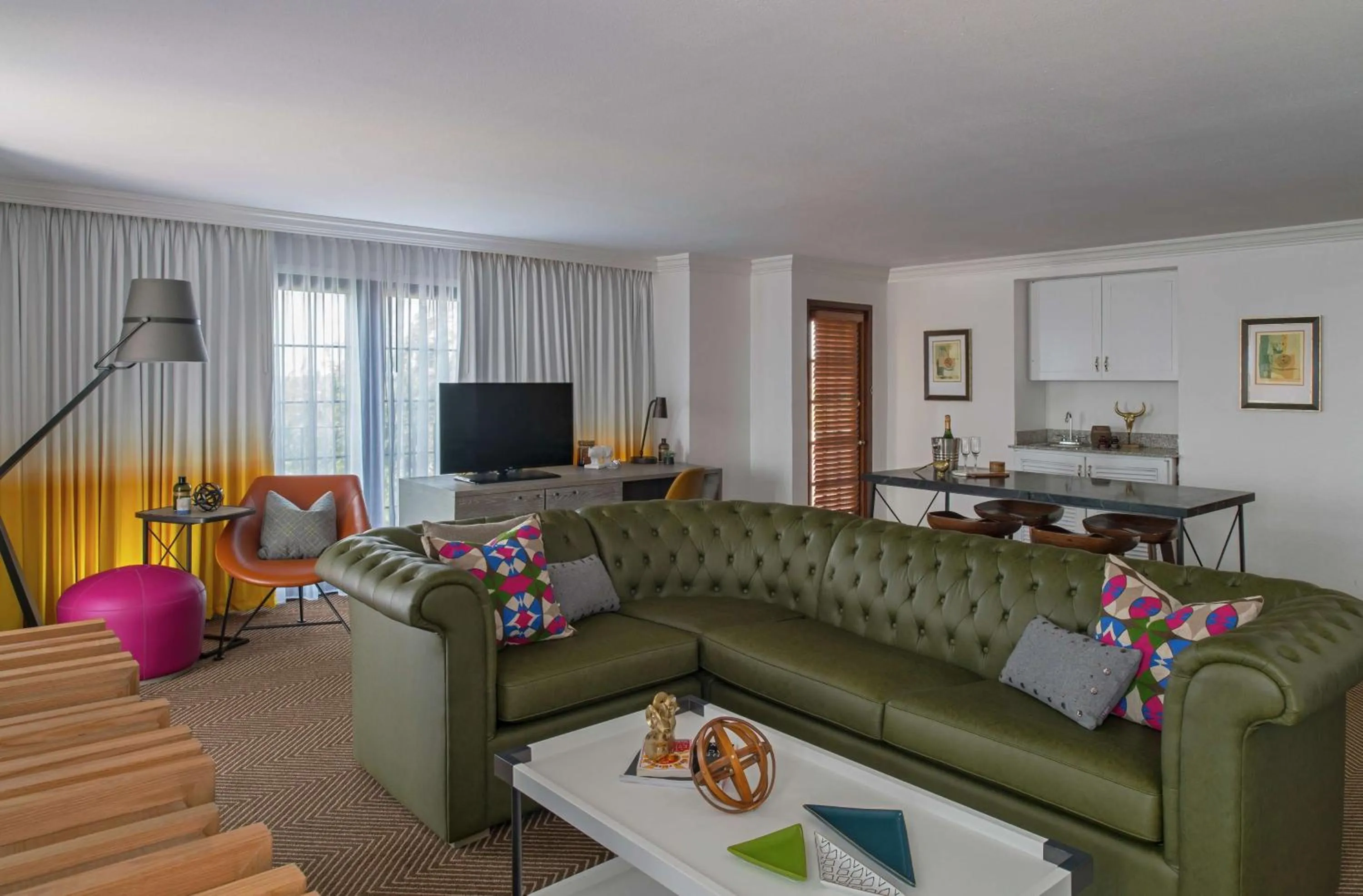 King Room with Mobility Accessible Tub in DoubleTree by Hilton Austin