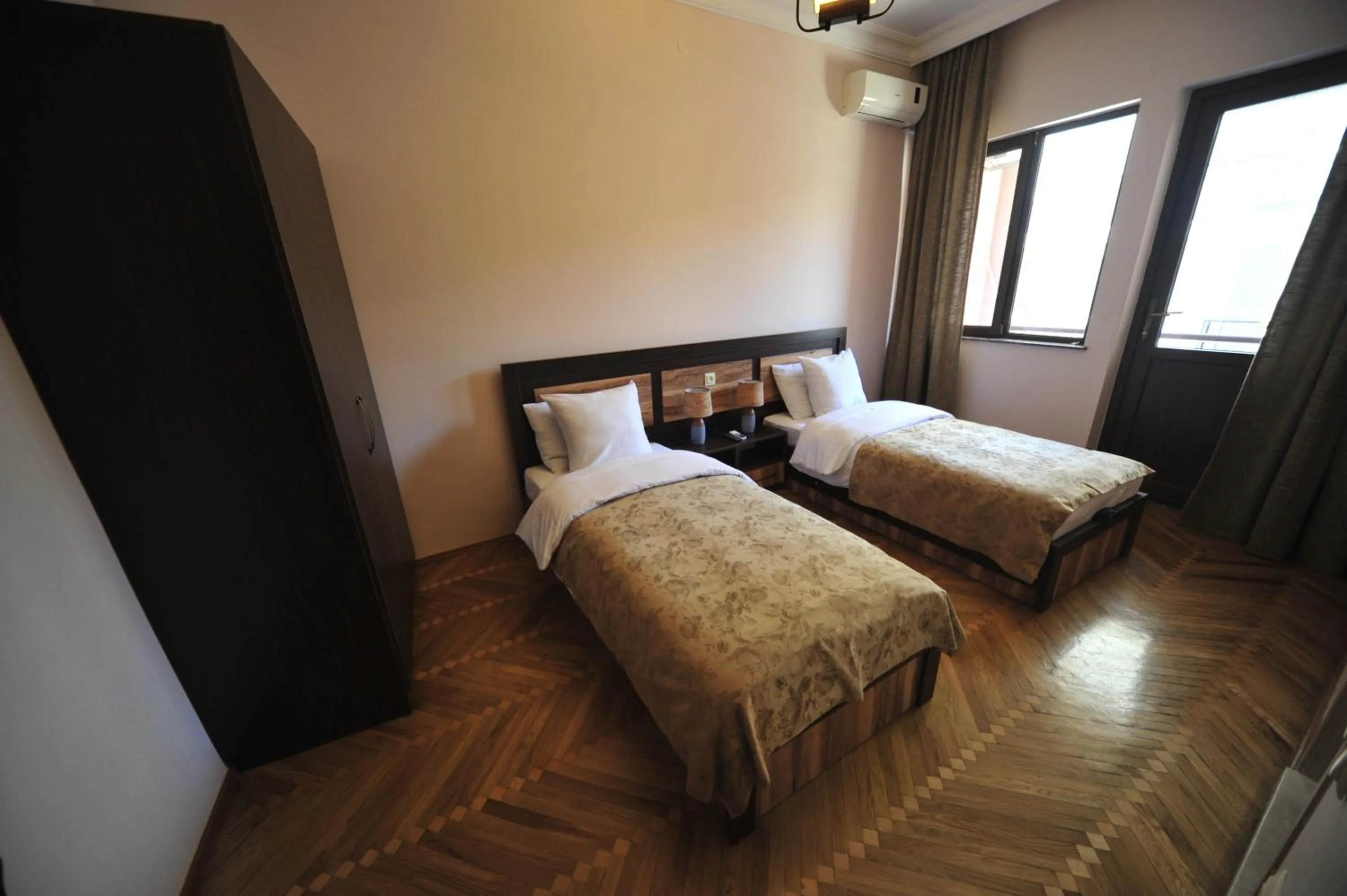 Deluxe Double or Twin Room in Guest House Batumi Globus