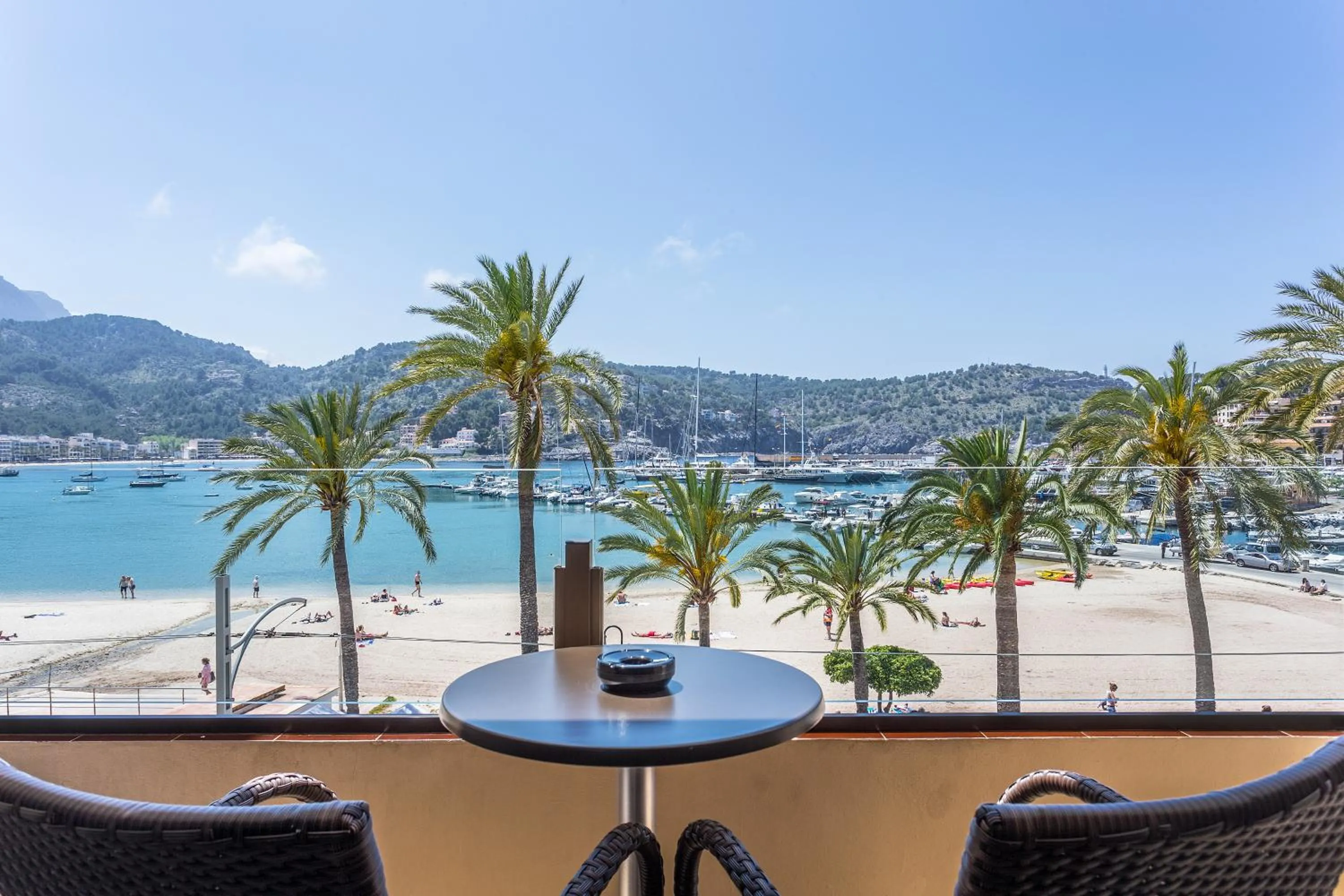 Double Room with Sea View in FERGUS Style Soller Beach