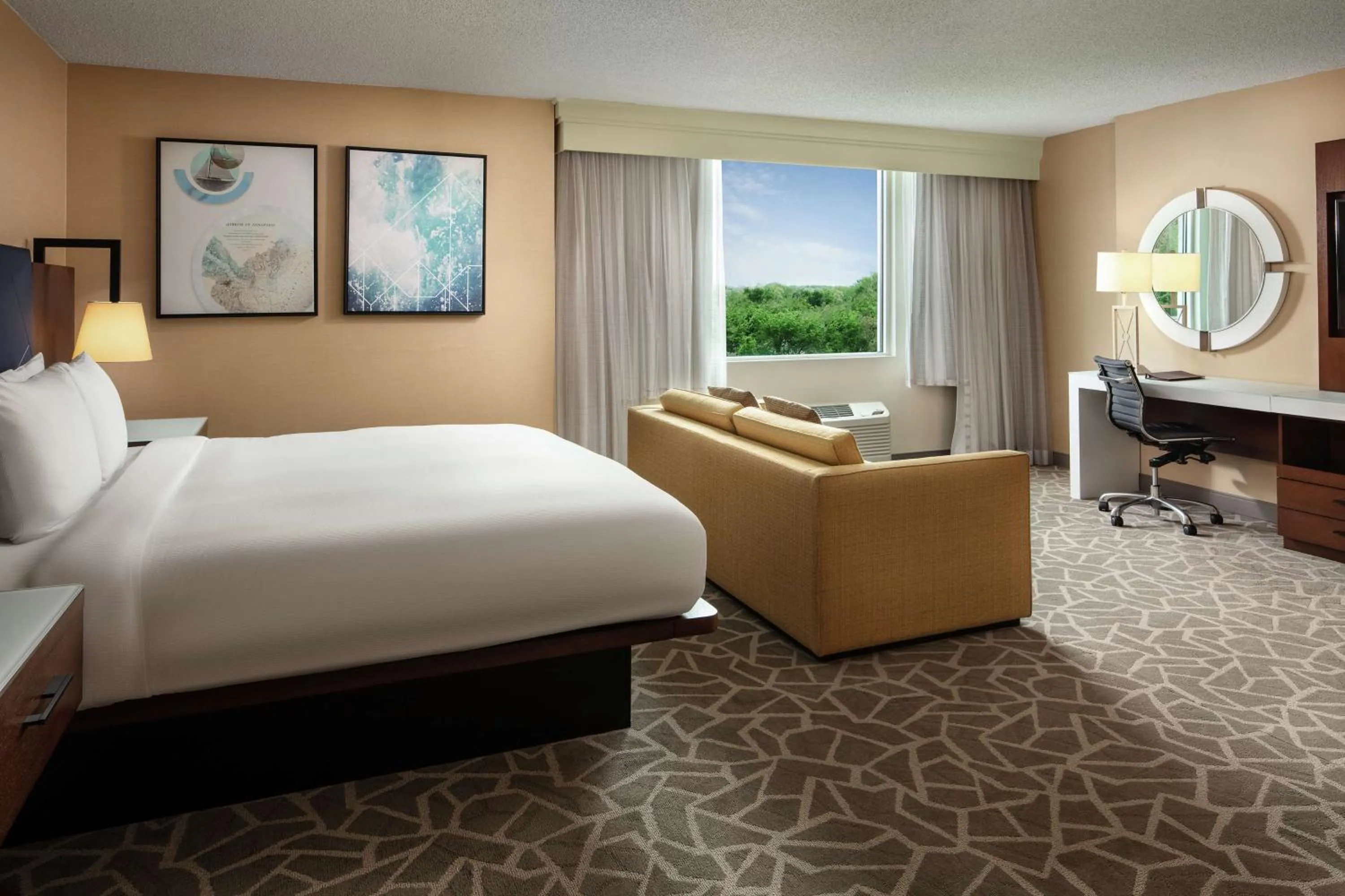 Junior King Suite - Non-Smoking in DoubleTree by Hilton Hotel Annapolis