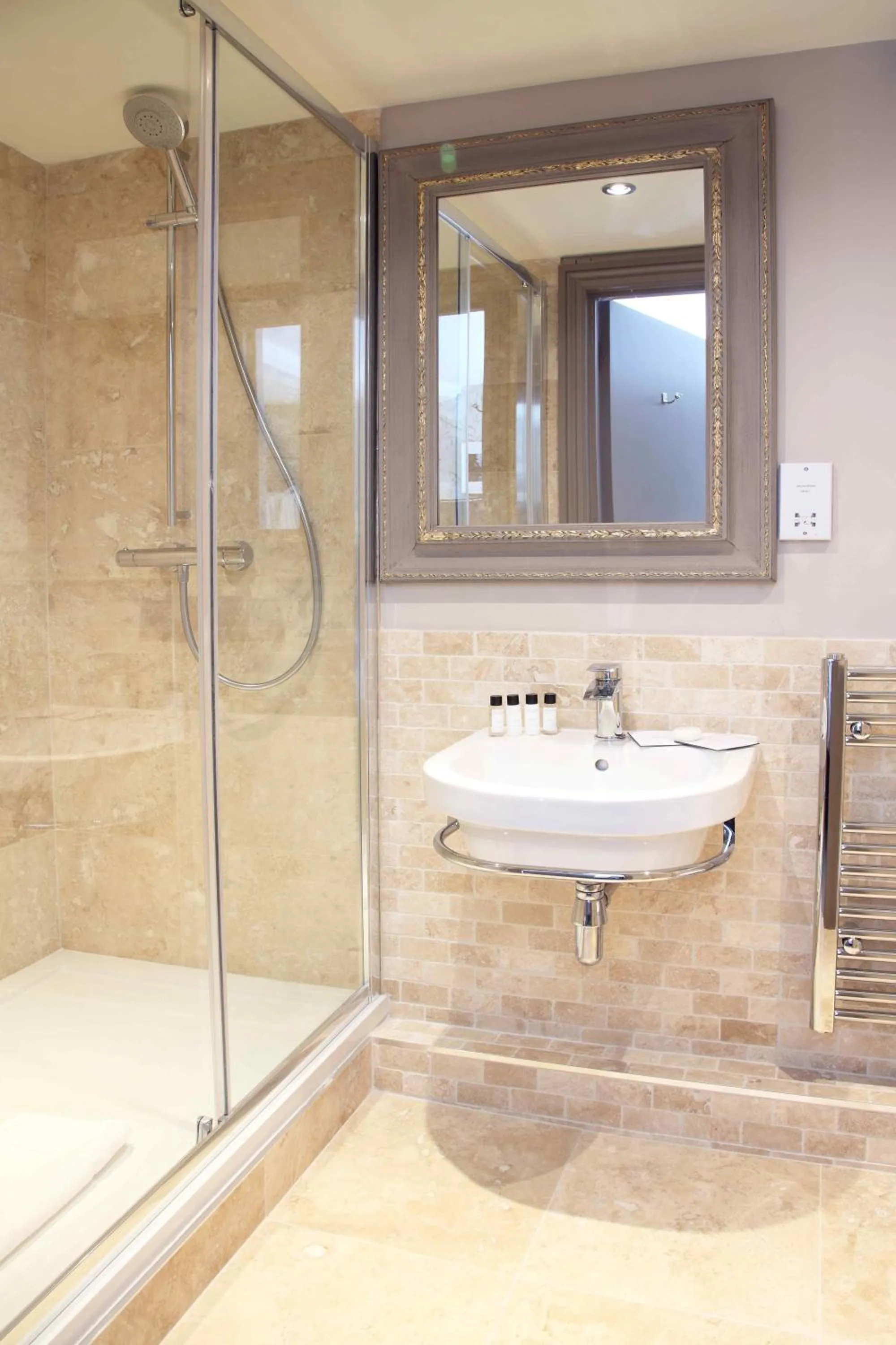 Twin Room in Flower Pot Hotel