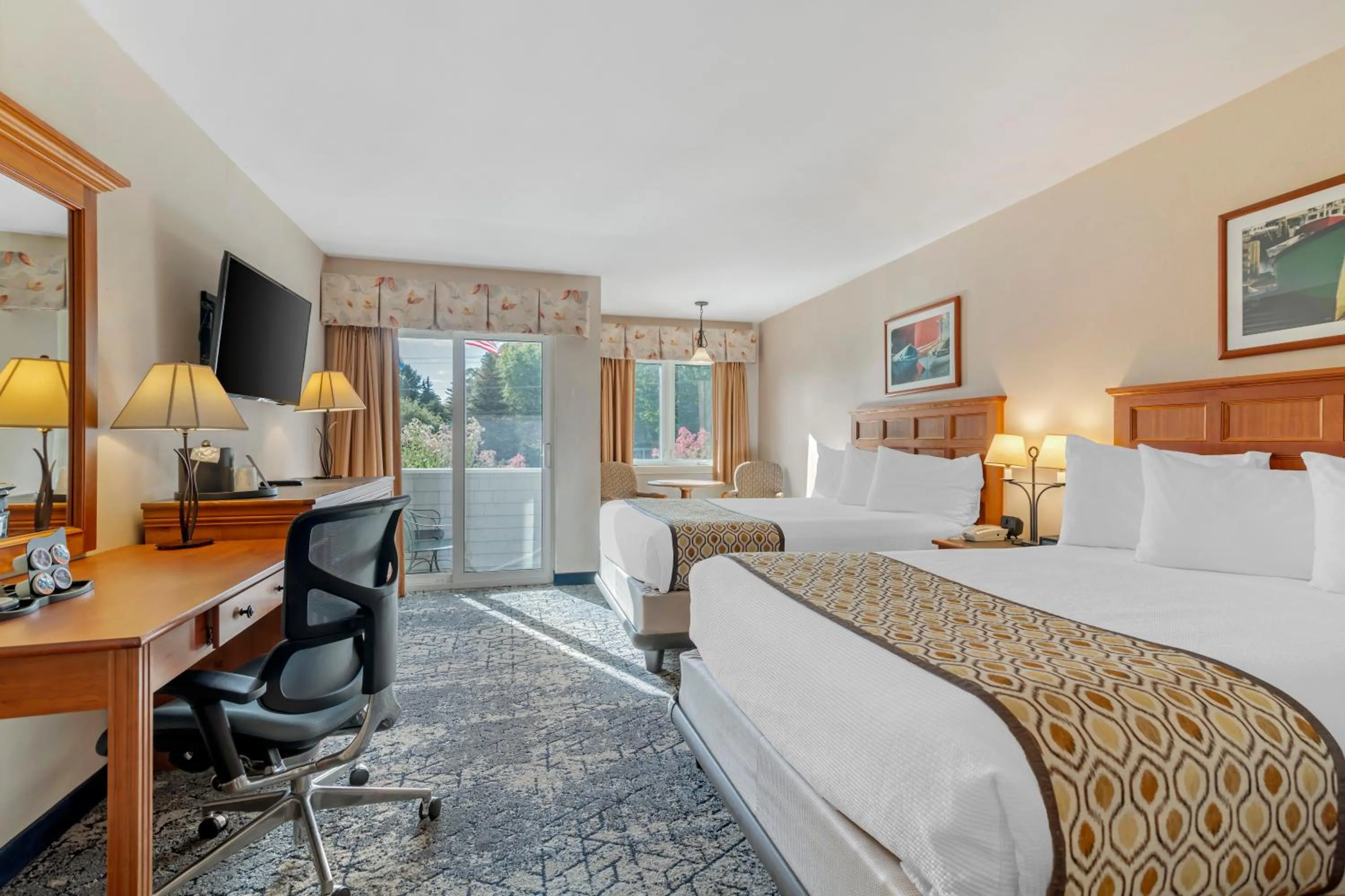 Queen Room with Two Queen Beds - Disability Access in Meadowmere Resort