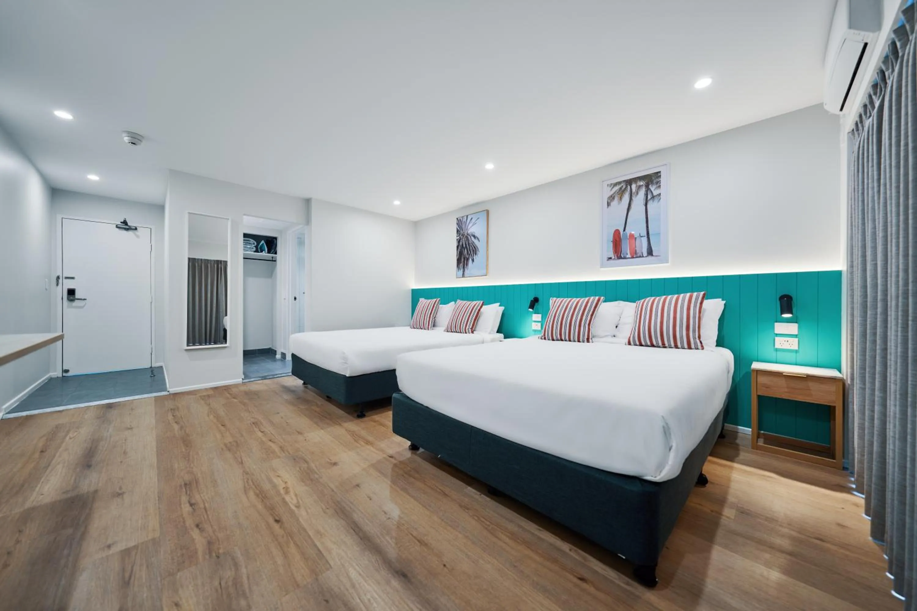 Twin Room in Red Star Palm Beach