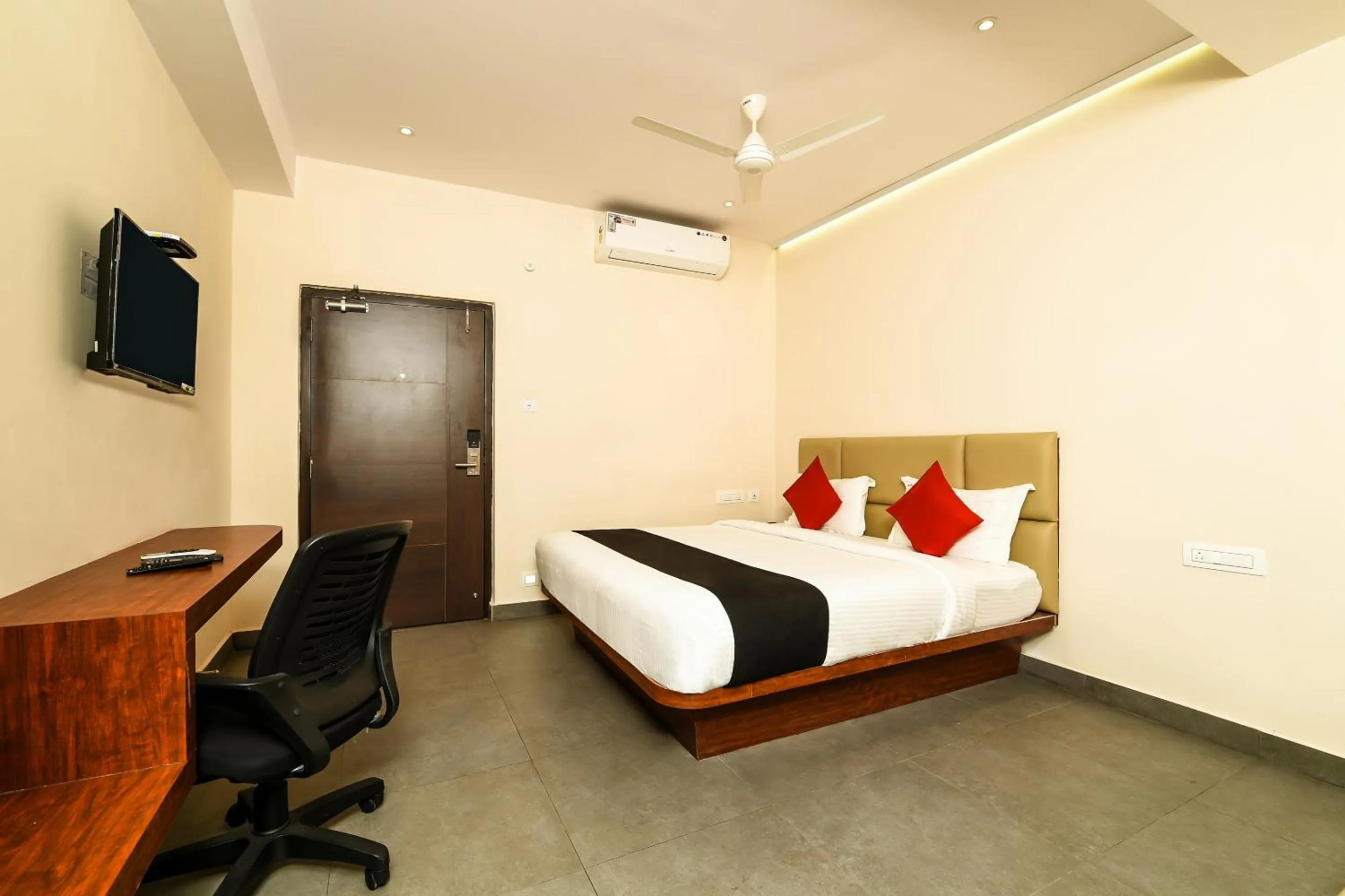 Deluxe Triple Room - single occupancy in Super Capital O Siddartha Grand