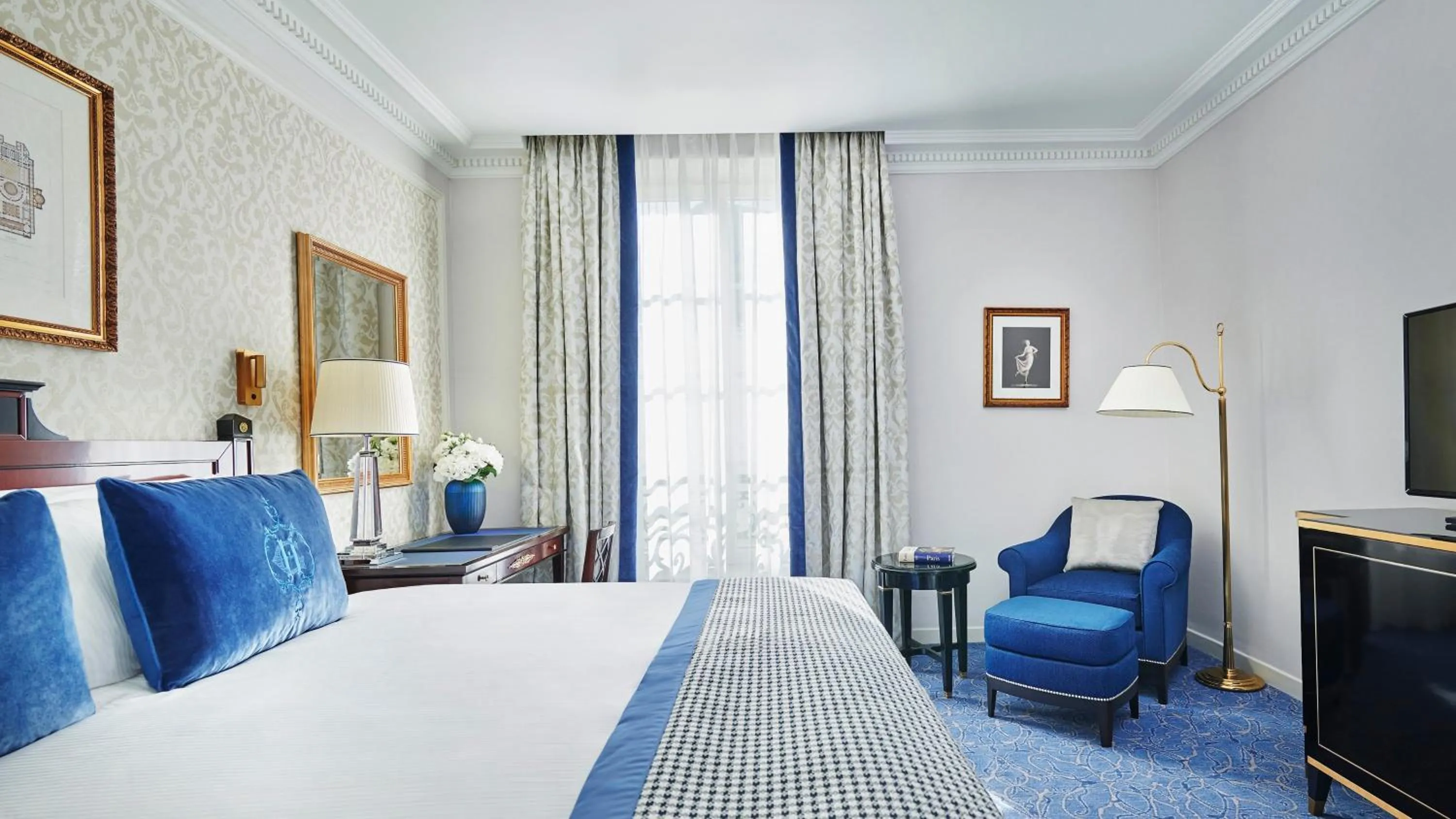 Classic Queen Room with Balcony in InterContinental Paris Le Grand by IHG