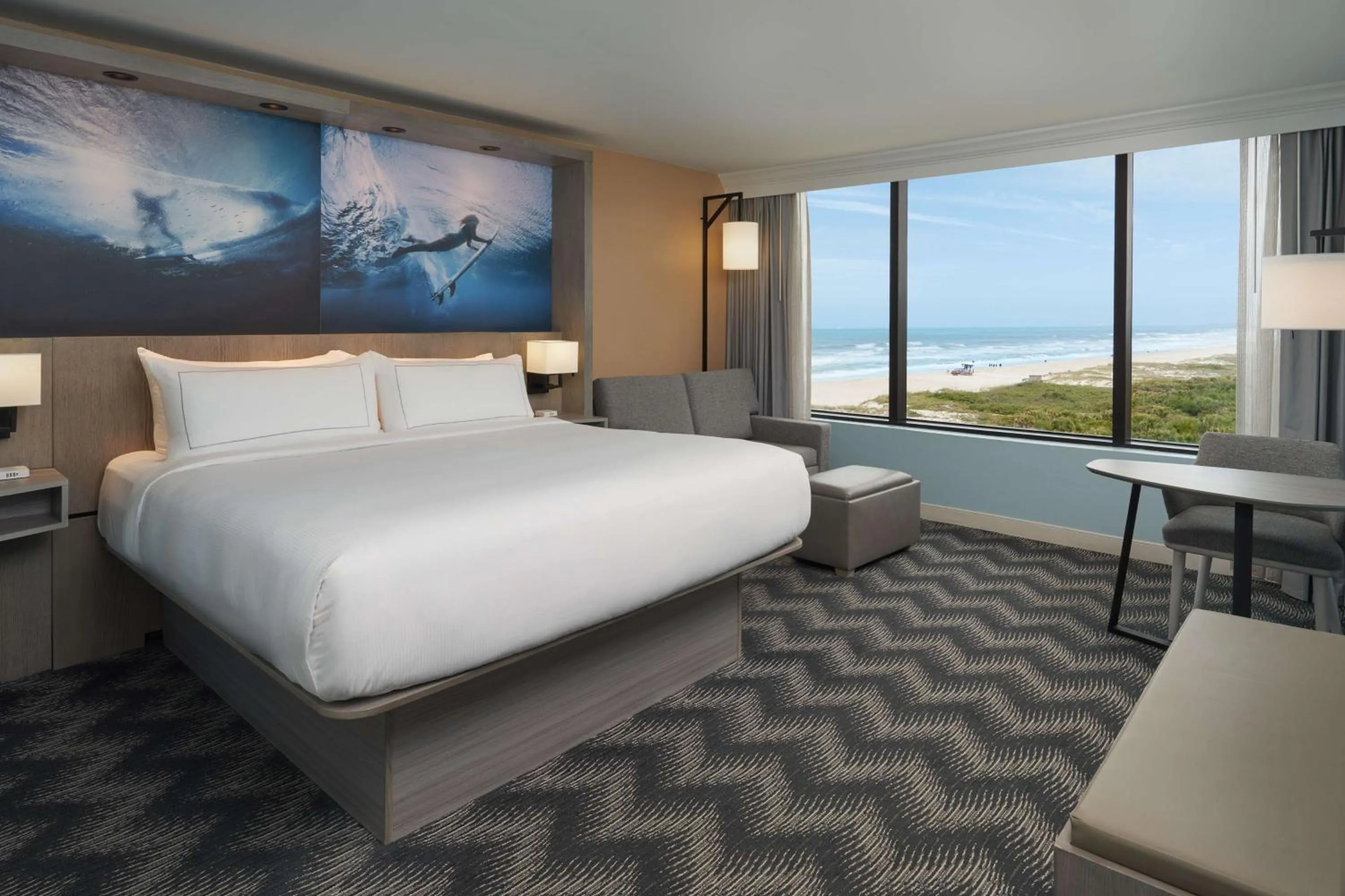 Deluxe King Room in Hilton Cocoa Beach Oceanfront