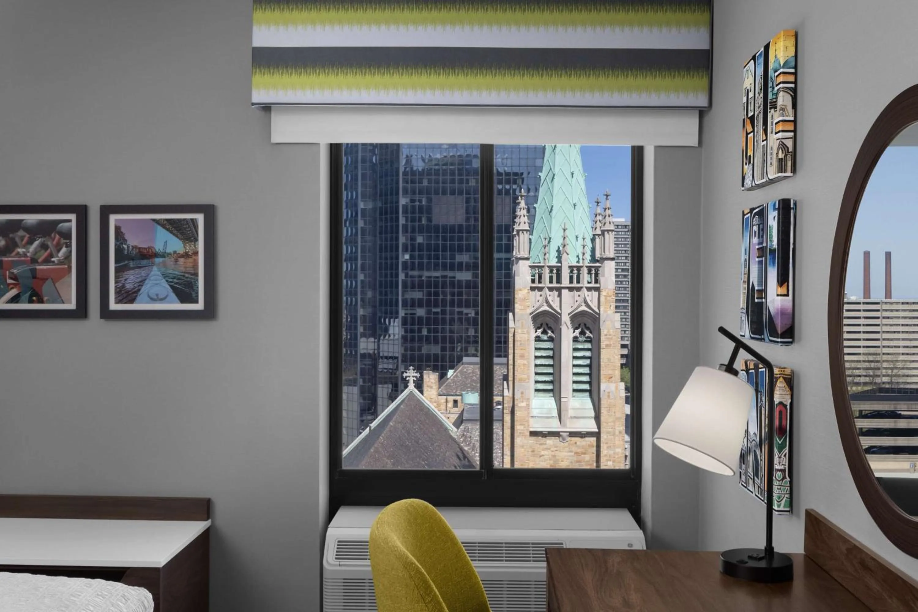 King Room with City View - Non-Smoking in Hampton Inn Cleveland-Downtown