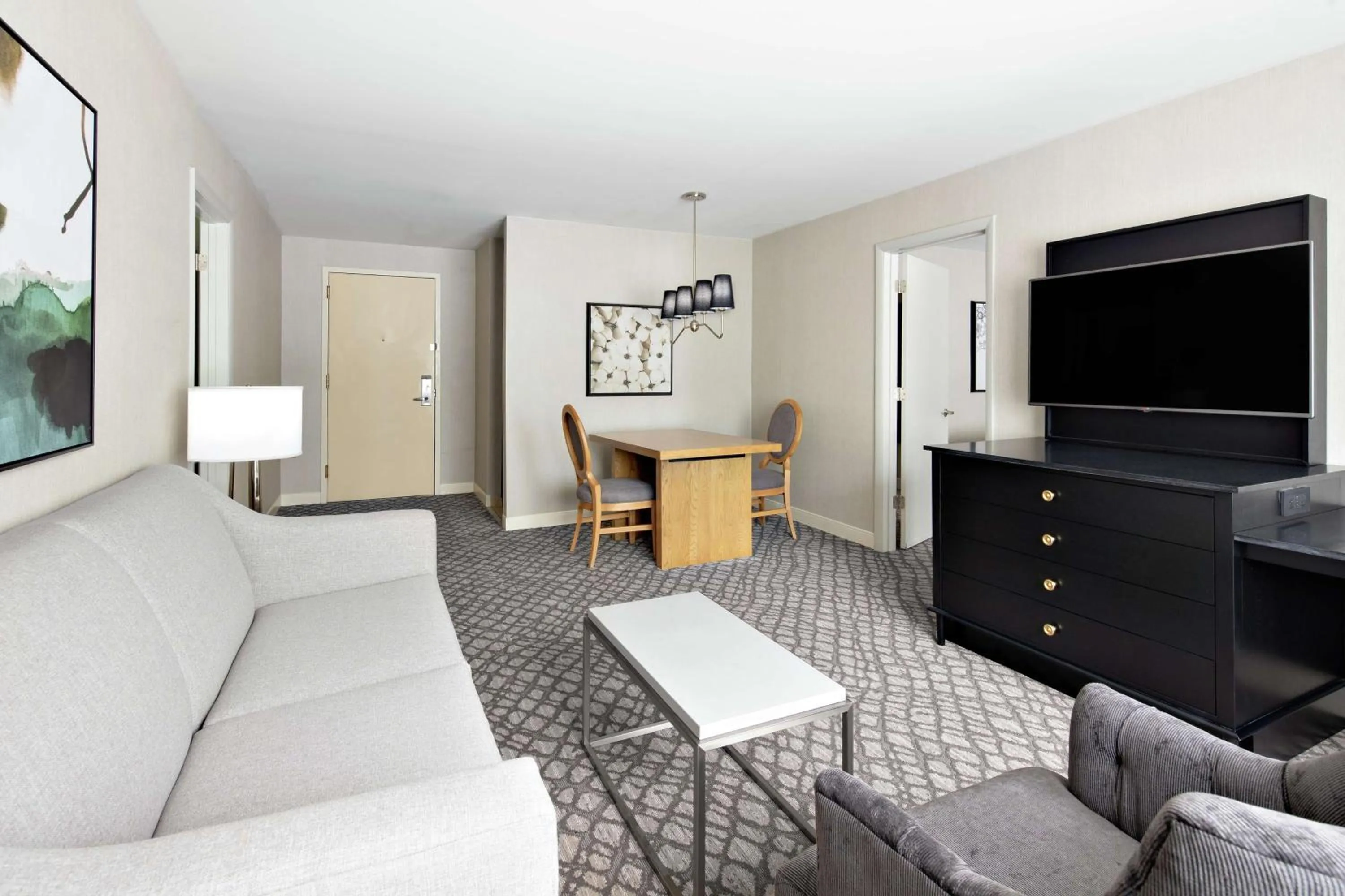 Two-Bedroom Suite with One King Bed or Two Queen Beds and Full Kitchen in DoubleTree Suites by Hilton Charlotte/SouthPark