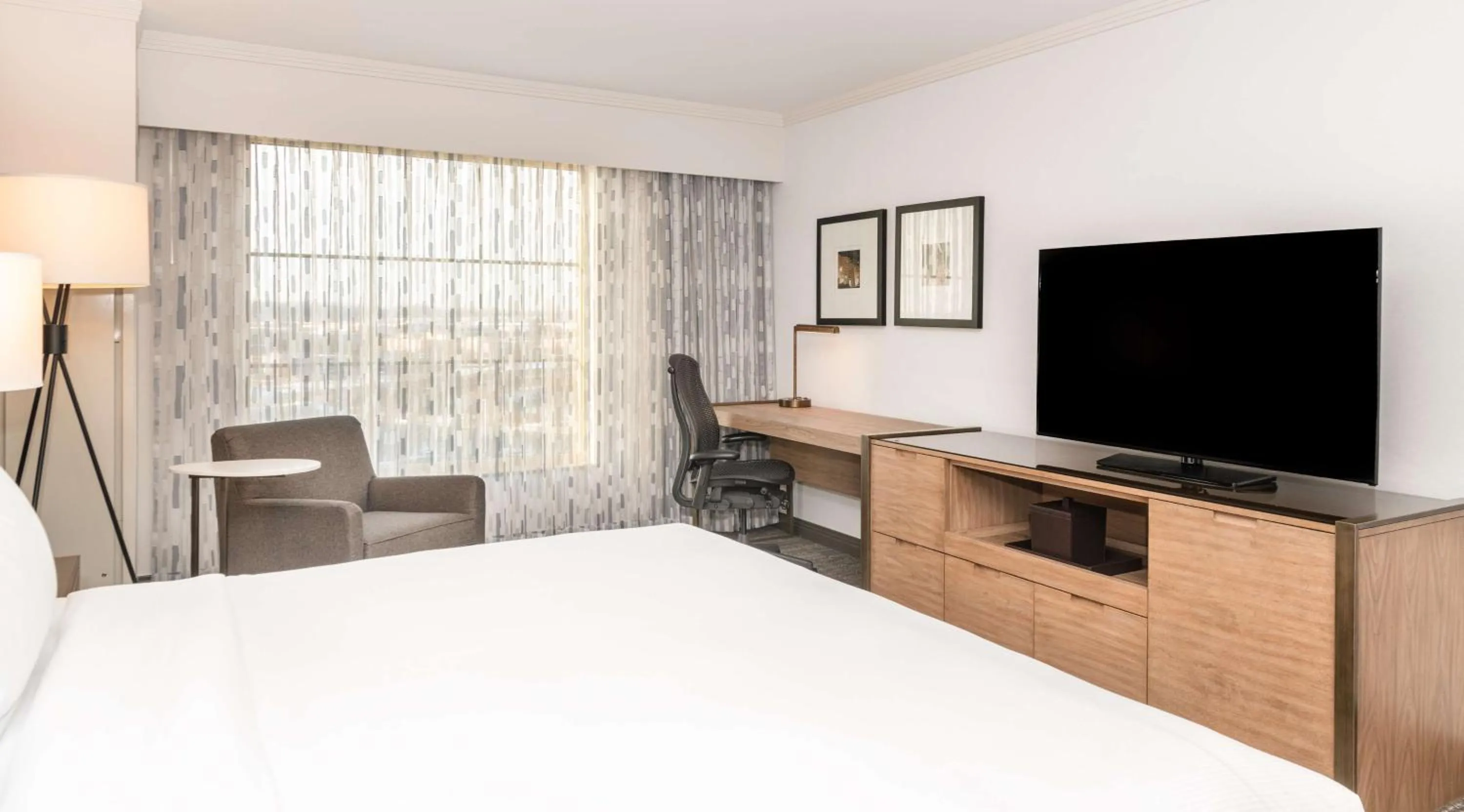 Executive King Room with Lounge Access in Hilton Columbus/Polaris